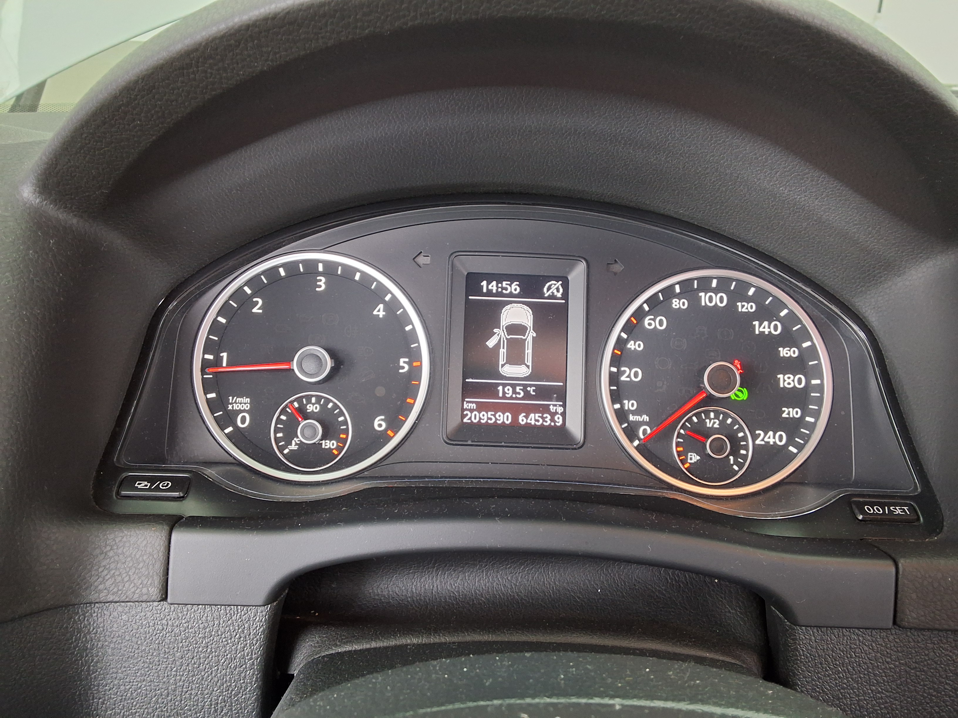 Volkswagen Tiguan - 8
