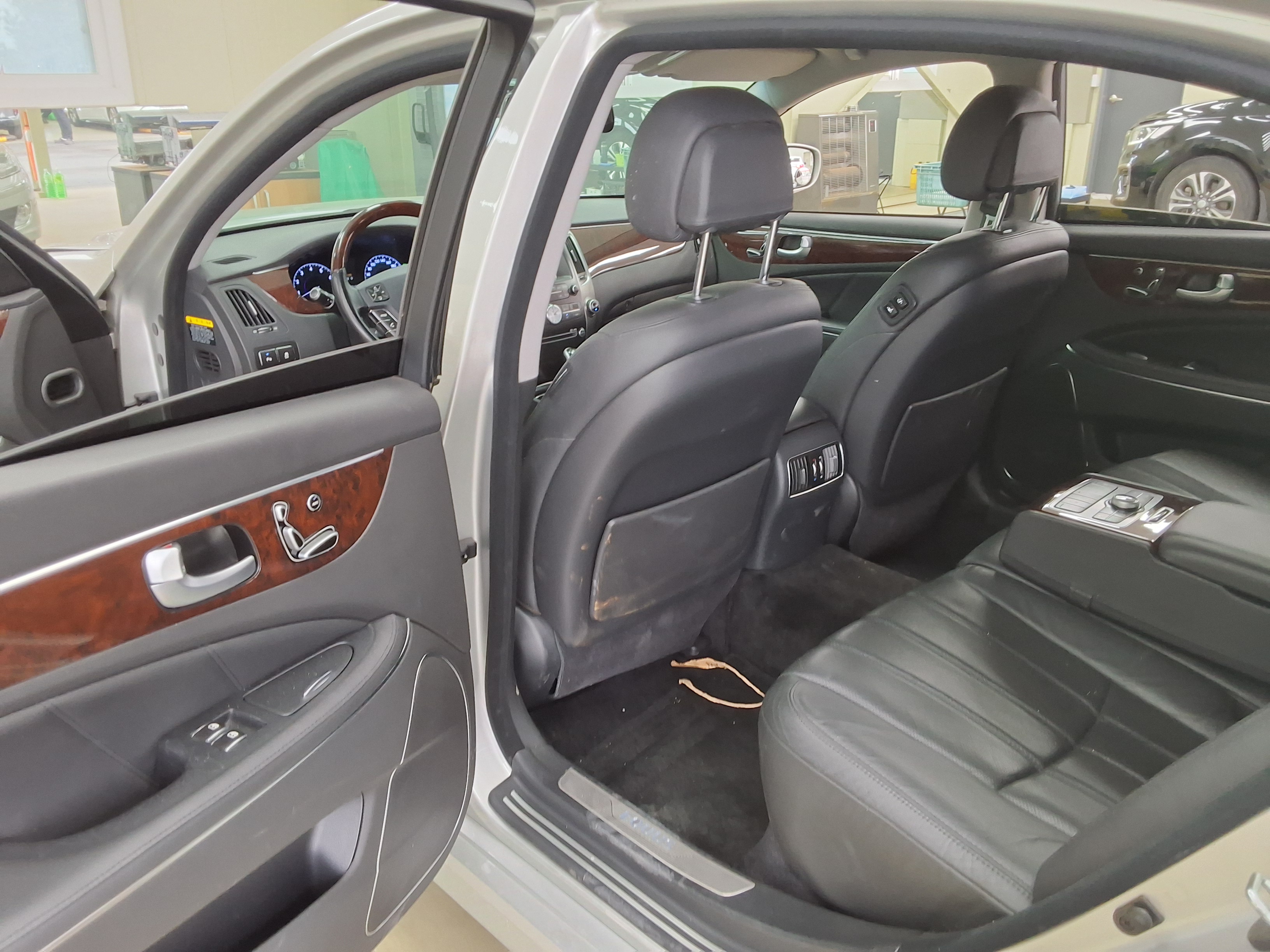Hyundai New Equus 2012 - Image 11