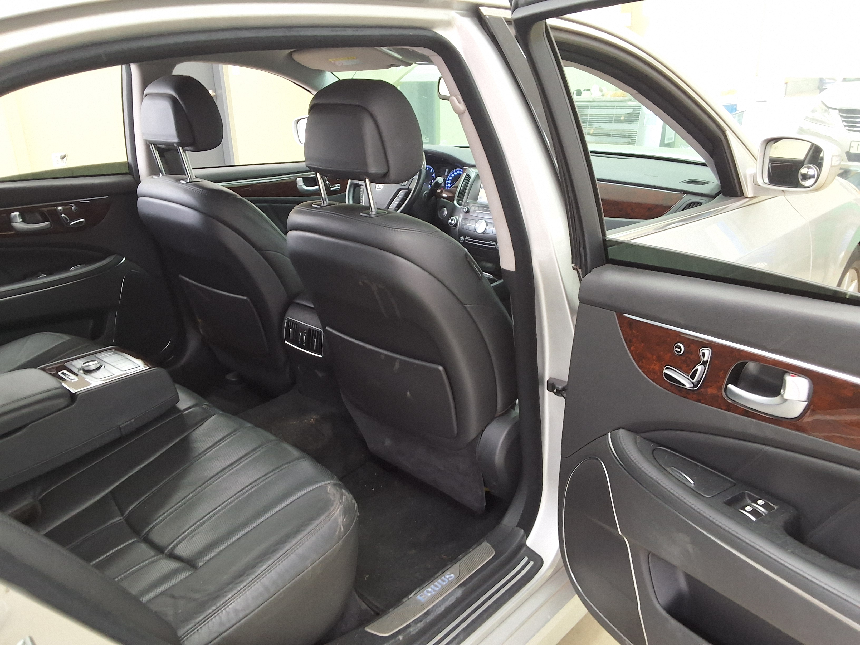 Hyundai New Equus 2012 - Image 12