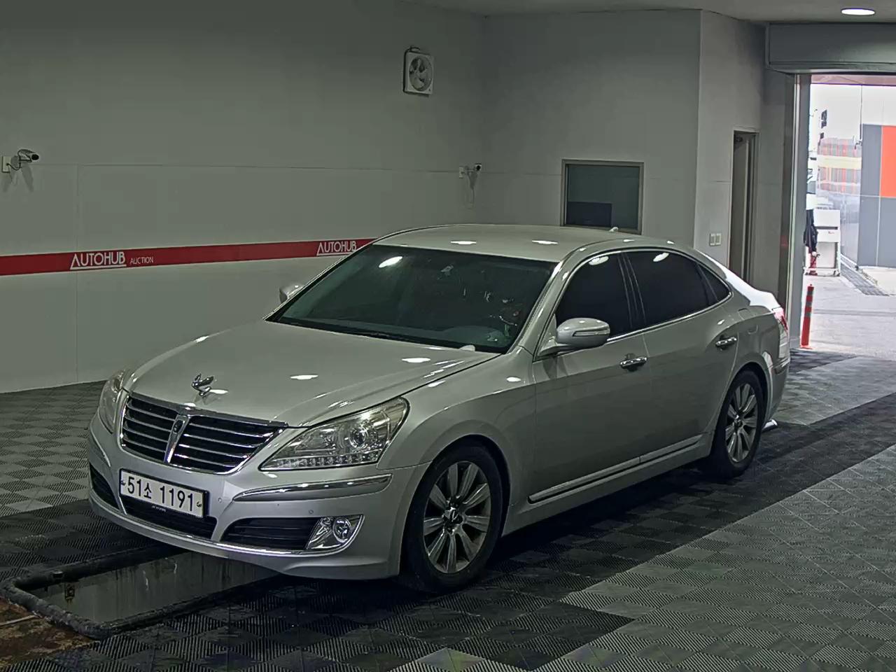 Hyundai New Equus