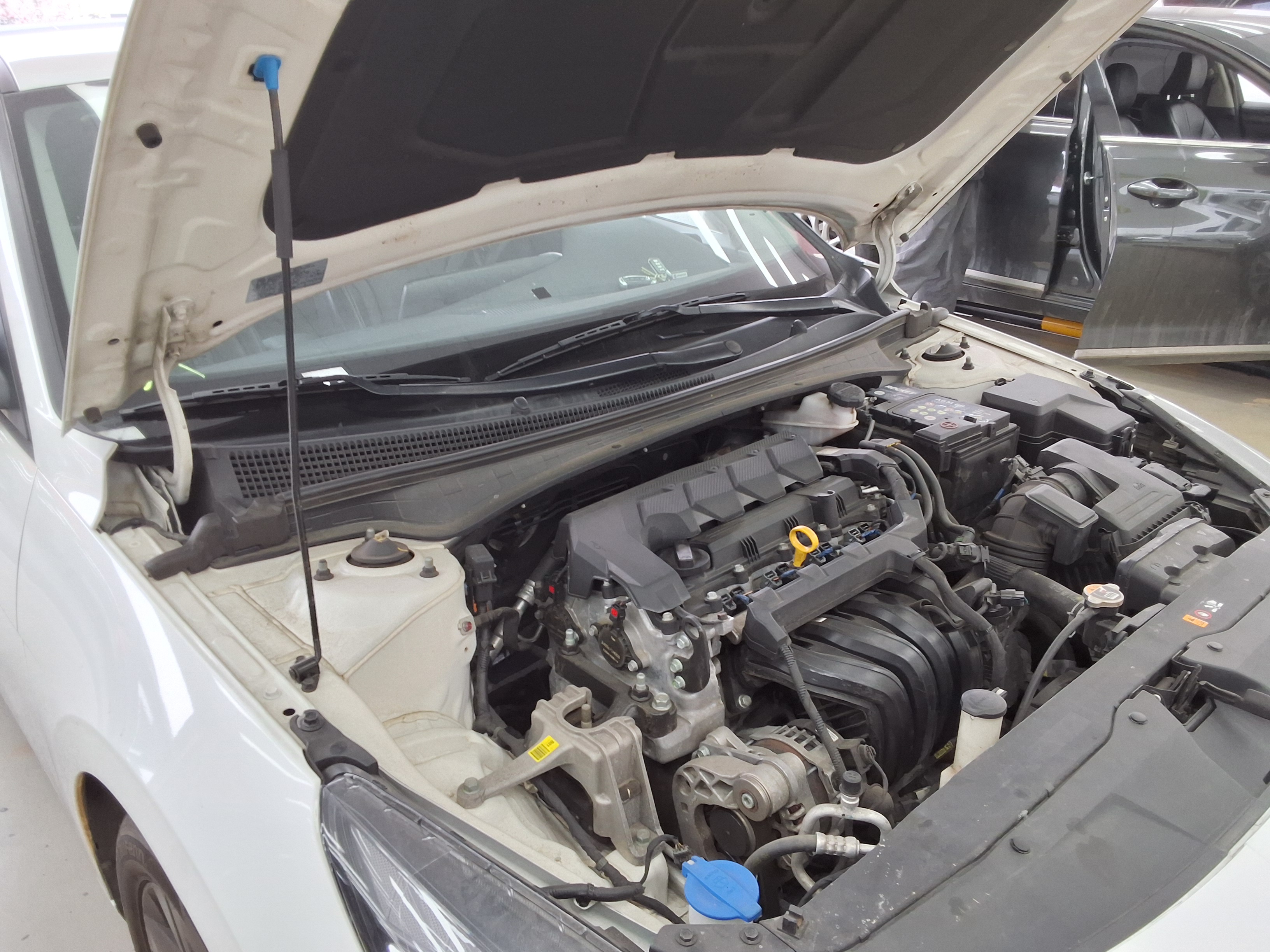 Hyundai Elantra 2023 - Image 16