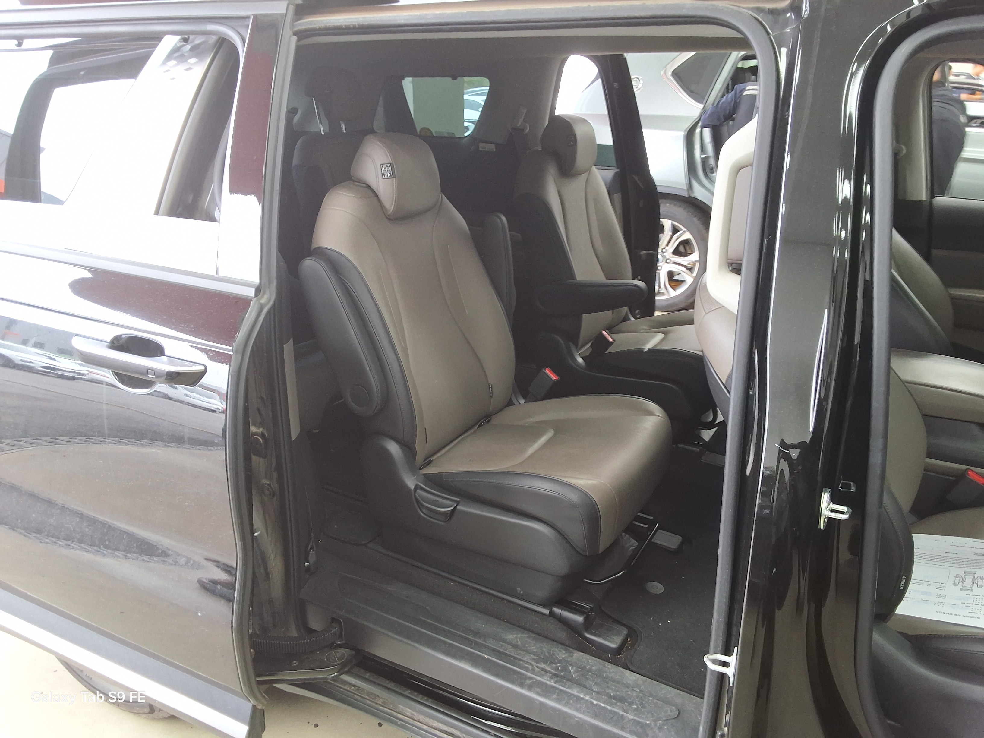 2025 - kia carnival