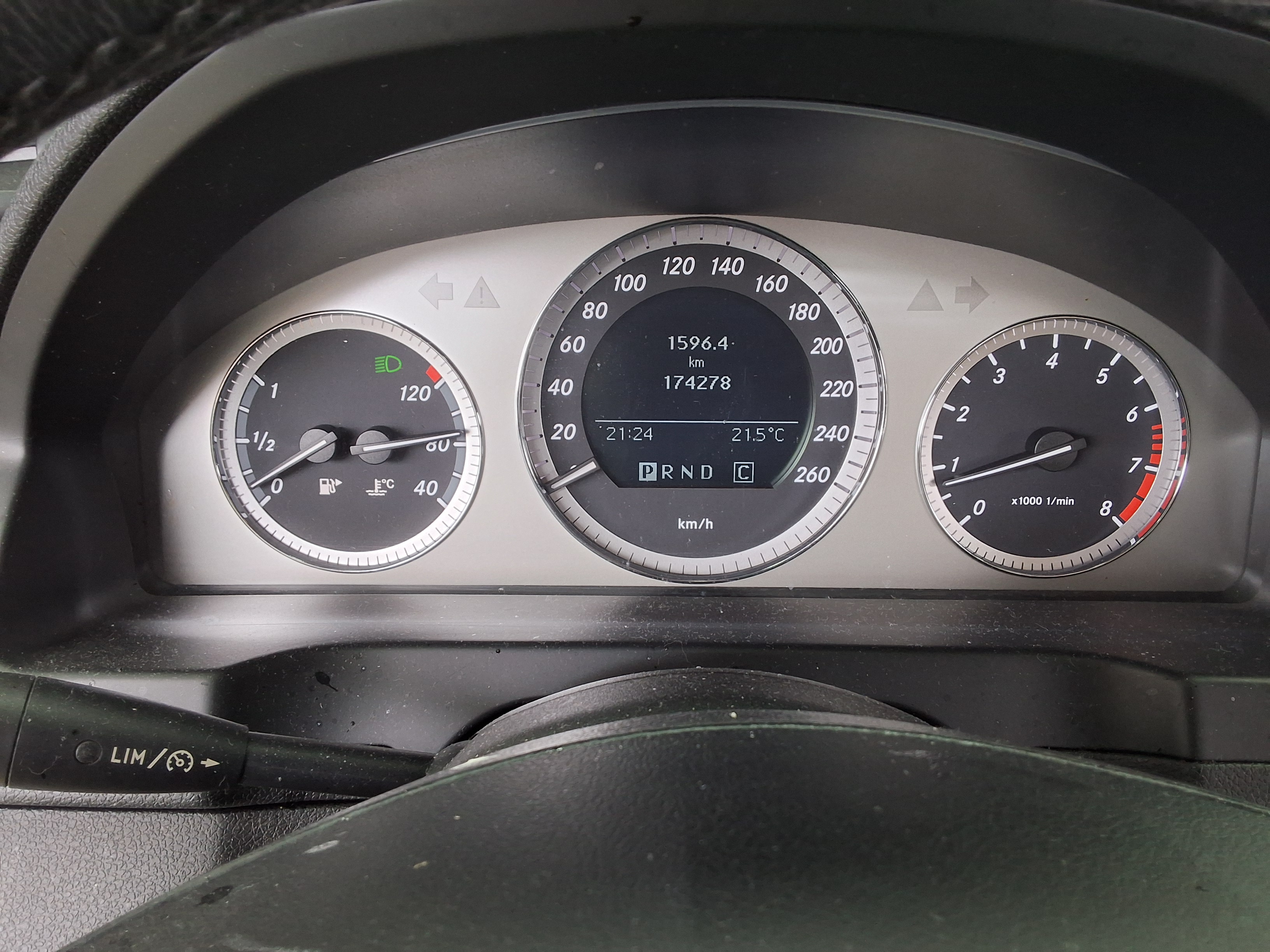 Mercedes-Benz C-Class 2009 - Image 8