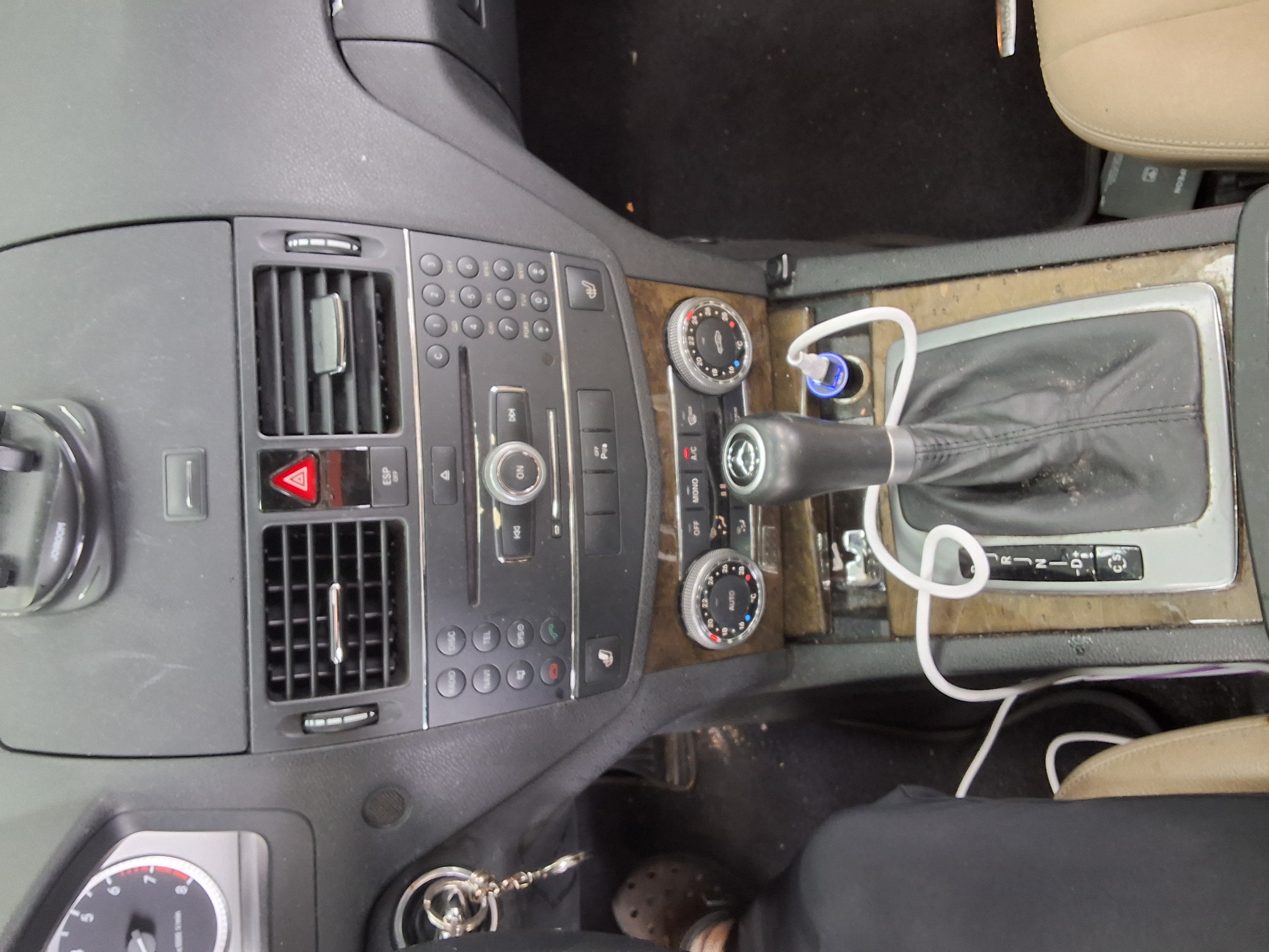 Mercedes-Benz C-Class 2009 - Image 16