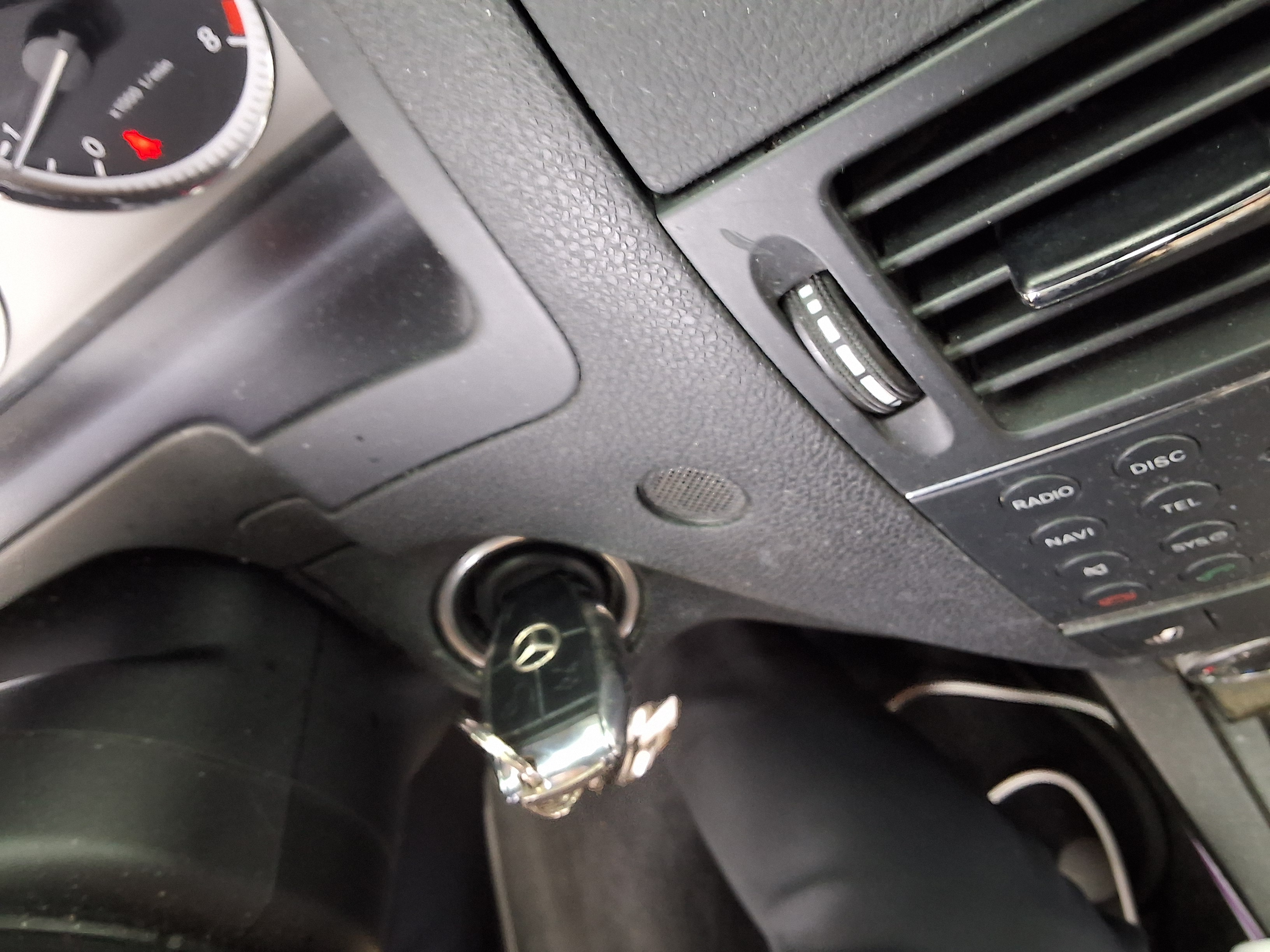 Mercedes-Benz C-Class 2009 - Image 17
