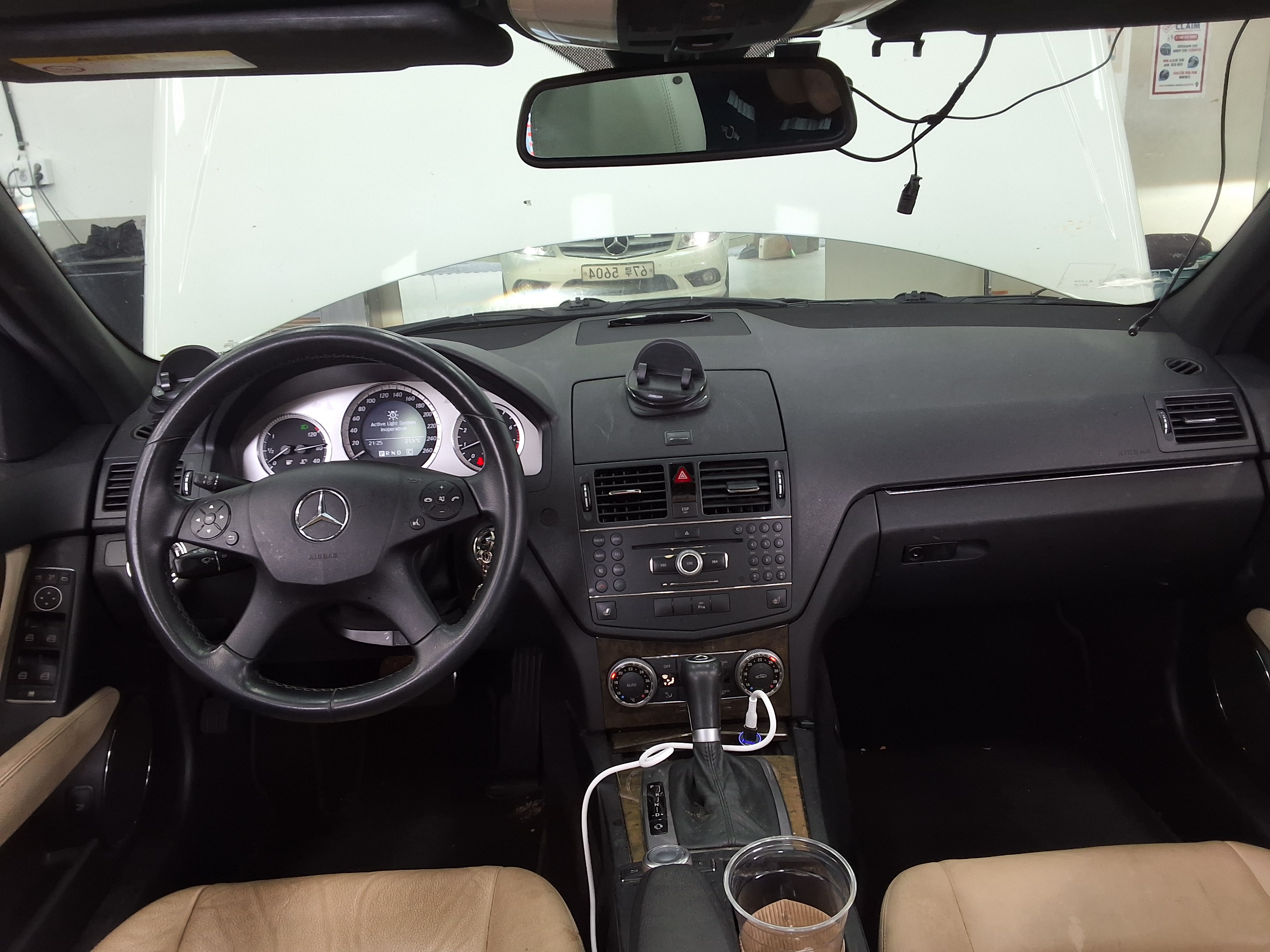 Mercedes-Benz C-Class 2009 - Image 10