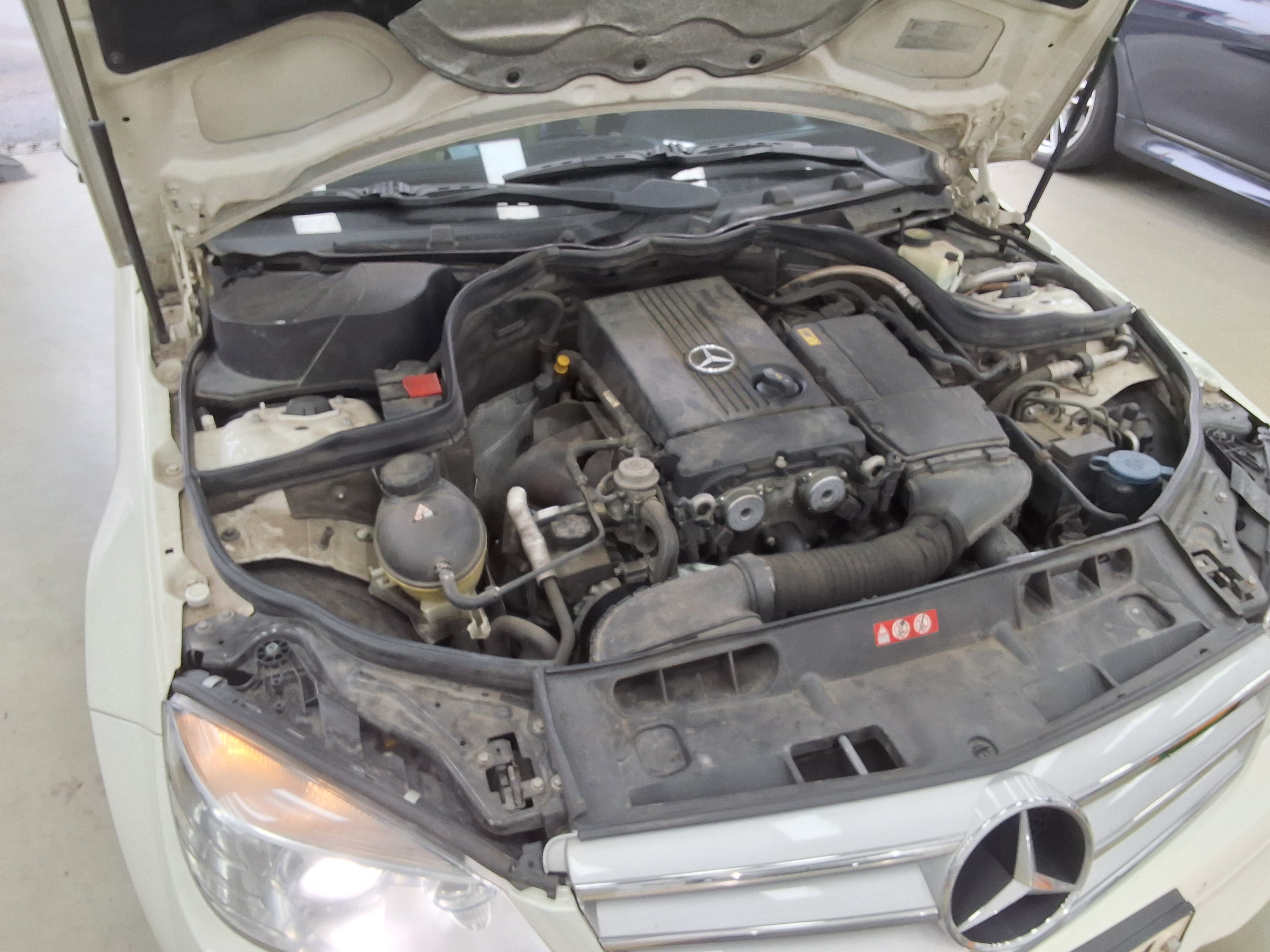 Mercedes-Benz C-Class 2009 - Image 19
