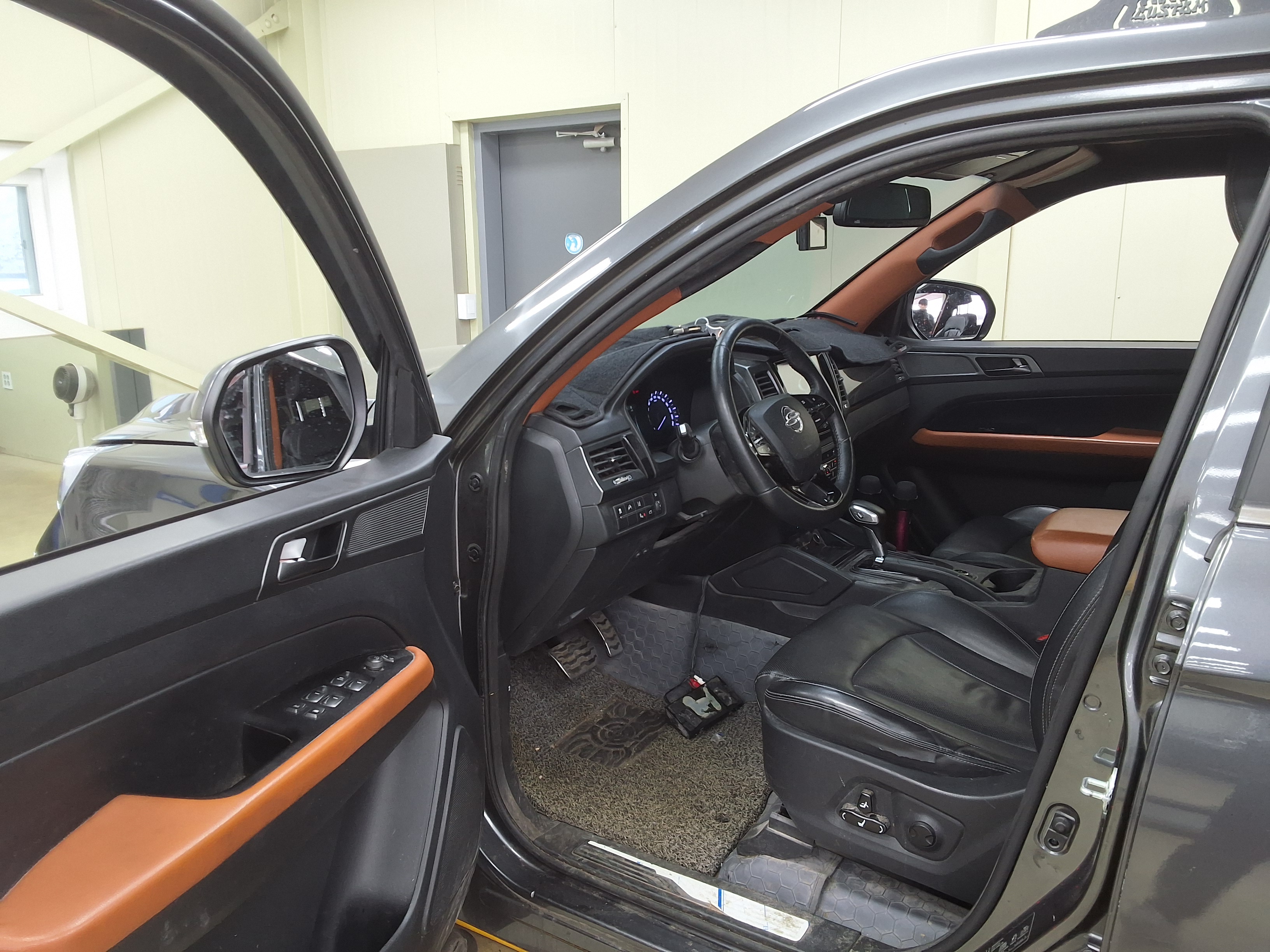KG Mobility Rexton Sports - 9