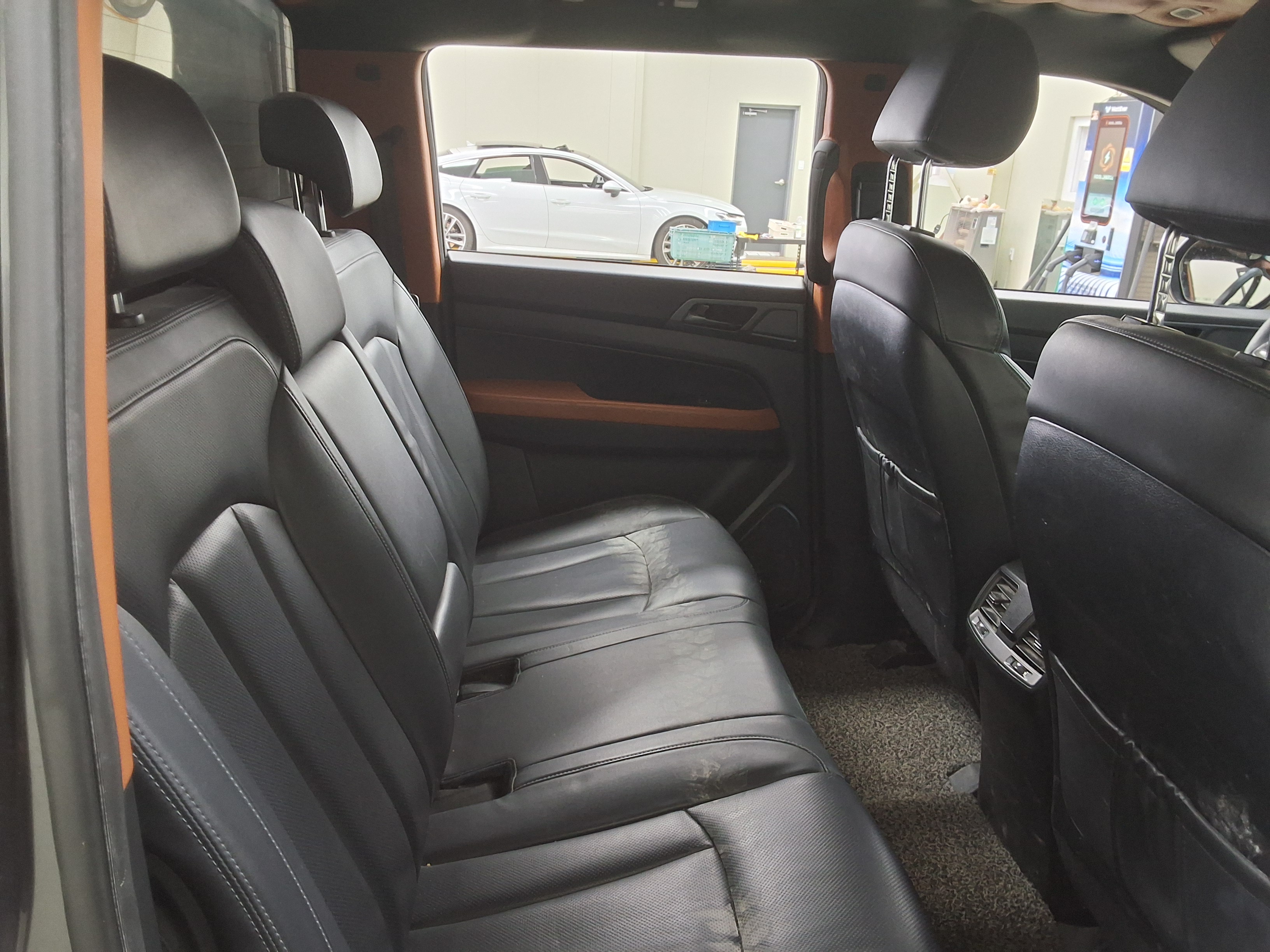 KG Mobility Rexton Sports - 12