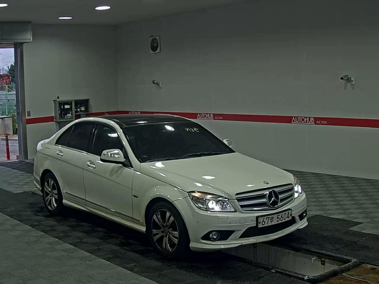 Mercedes-Benz C-Class 2009 - Image 2