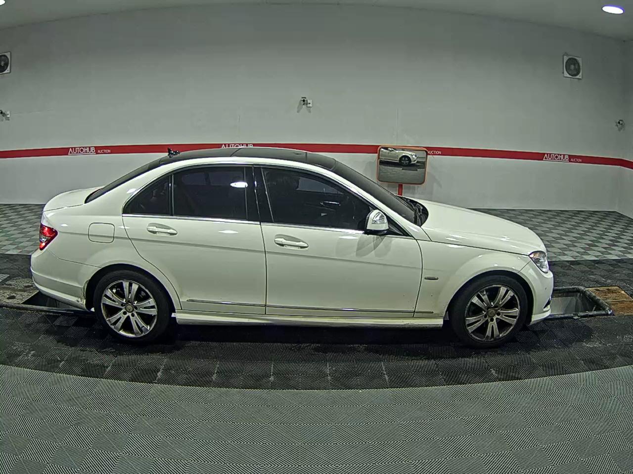 Mercedes-Benz C-Class 2009 - Image 3
