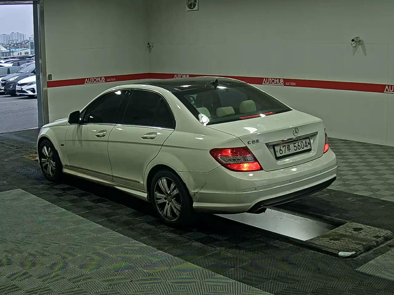 Mercedes-Benz C-Class 2009 - Image 5