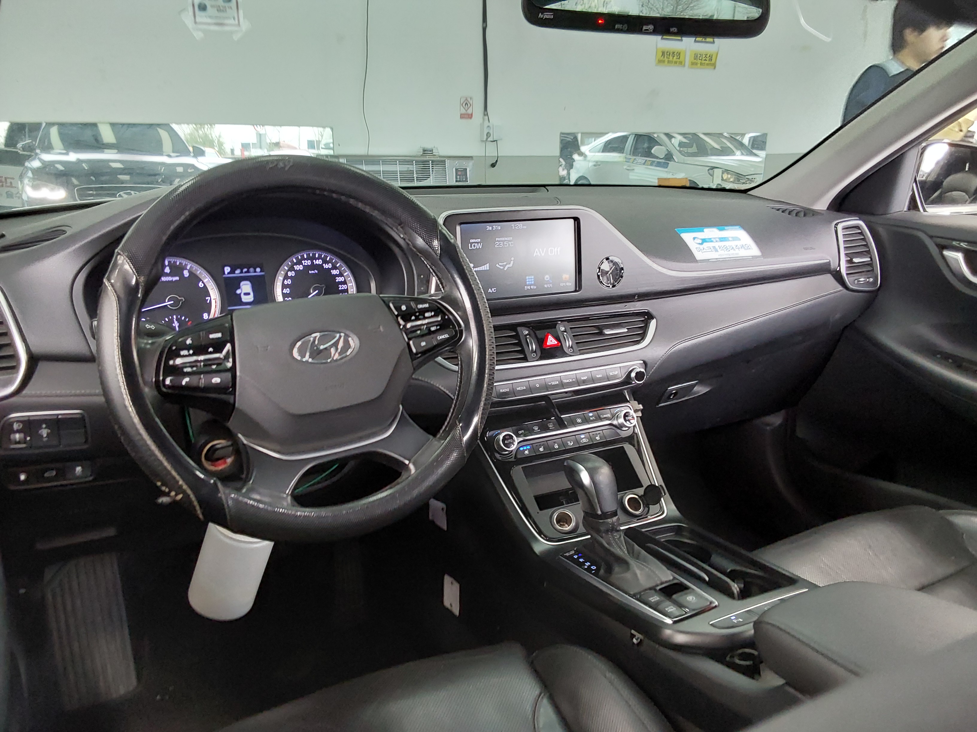 Hyundai Grandeur 2019 - Image 10
