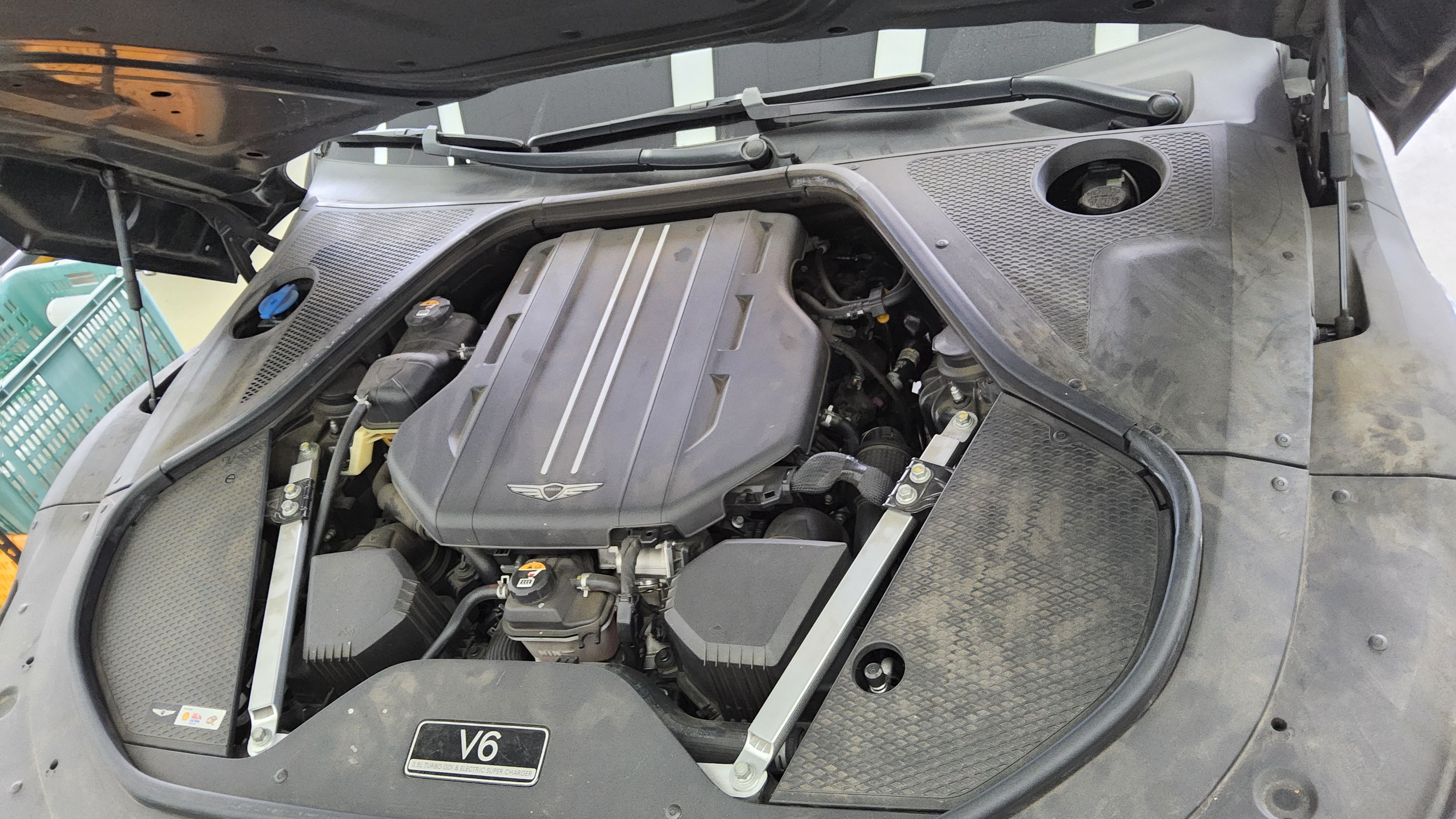 Hyundai Genesis 2023 - Image 20