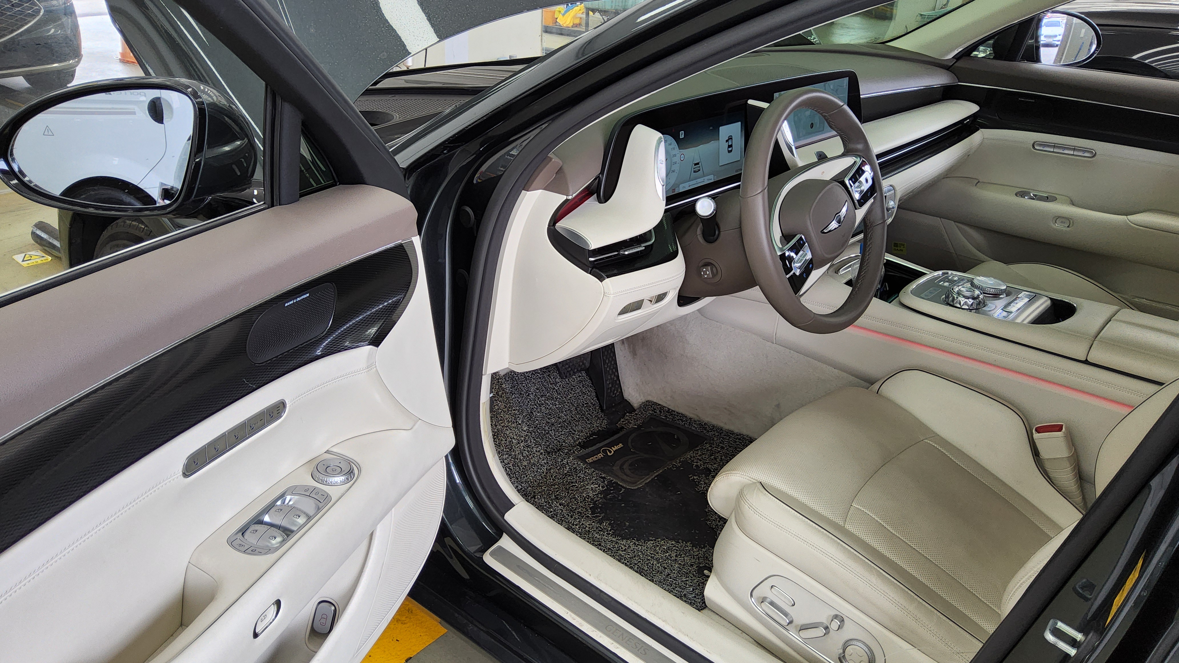 Hyundai Genesis 2023 - Image 9