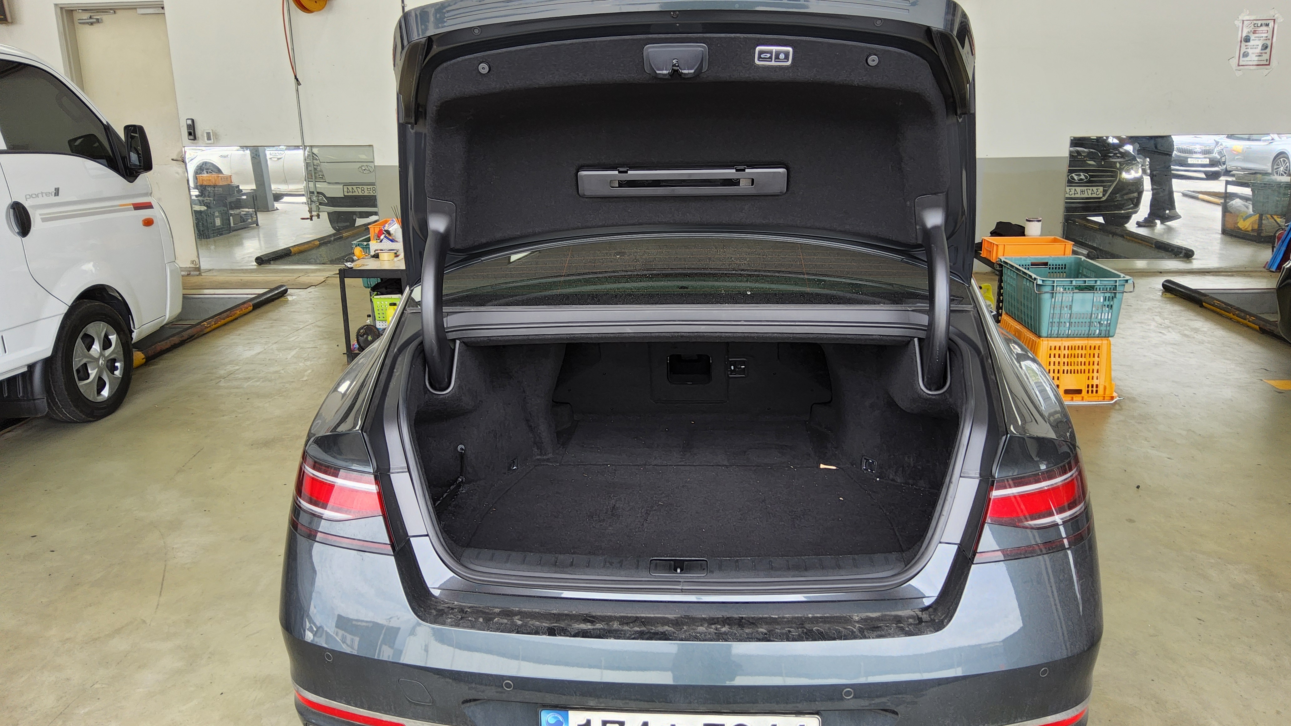 Hyundai Genesis 2023 - Image 14