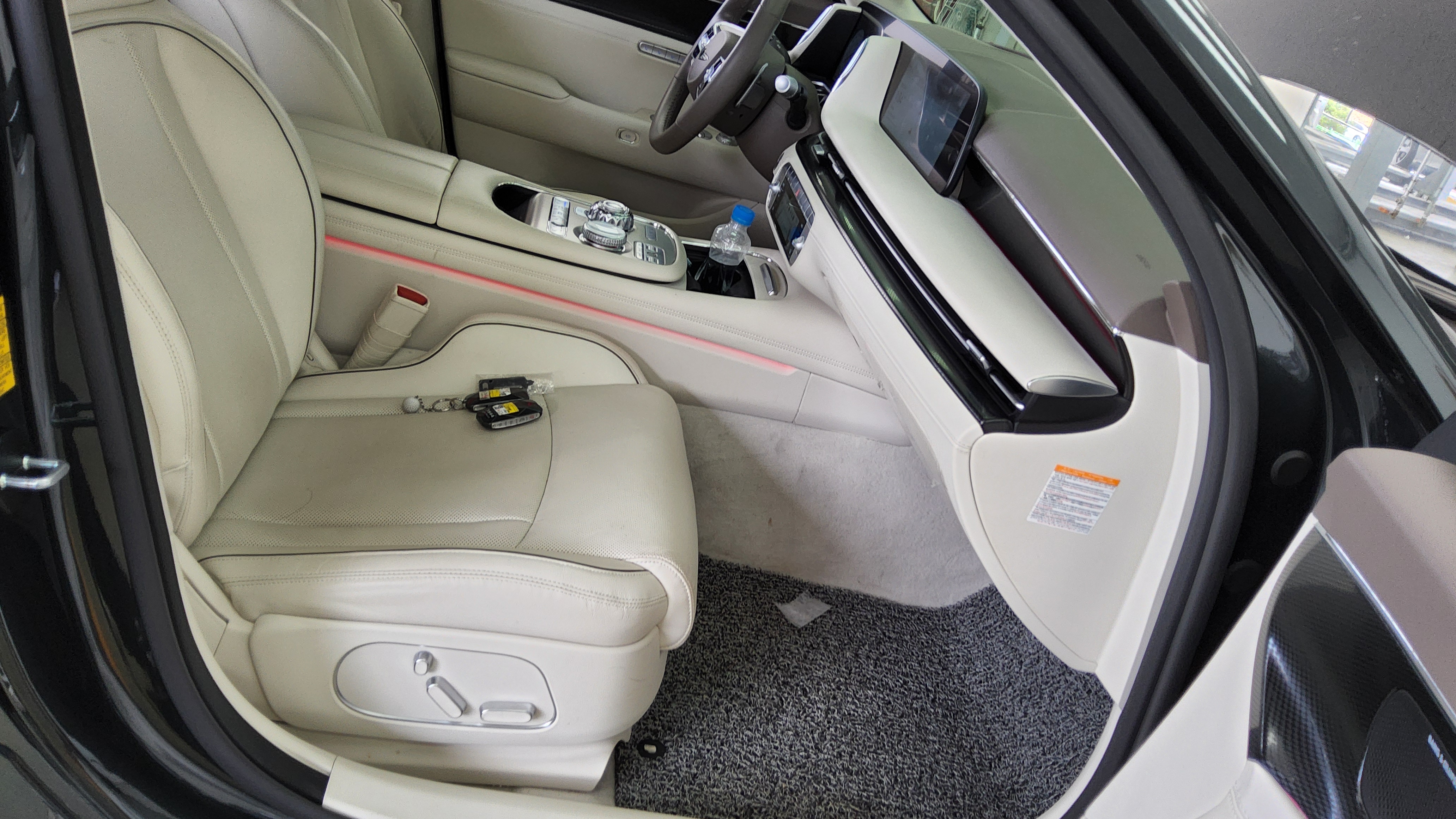 Hyundai Genesis 2023 - Image 13