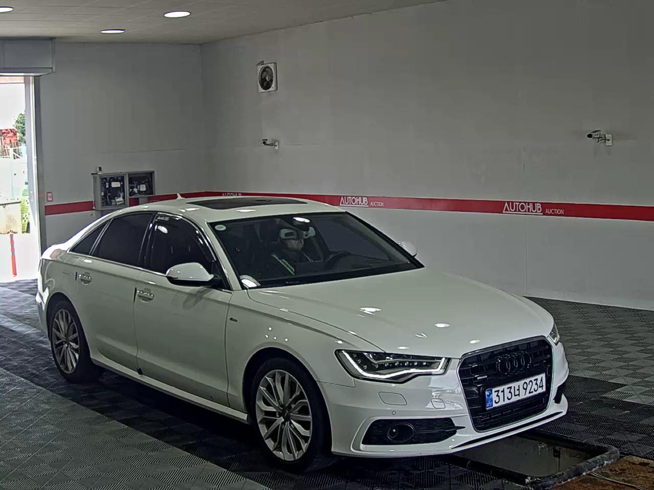 أودي A6 - 2