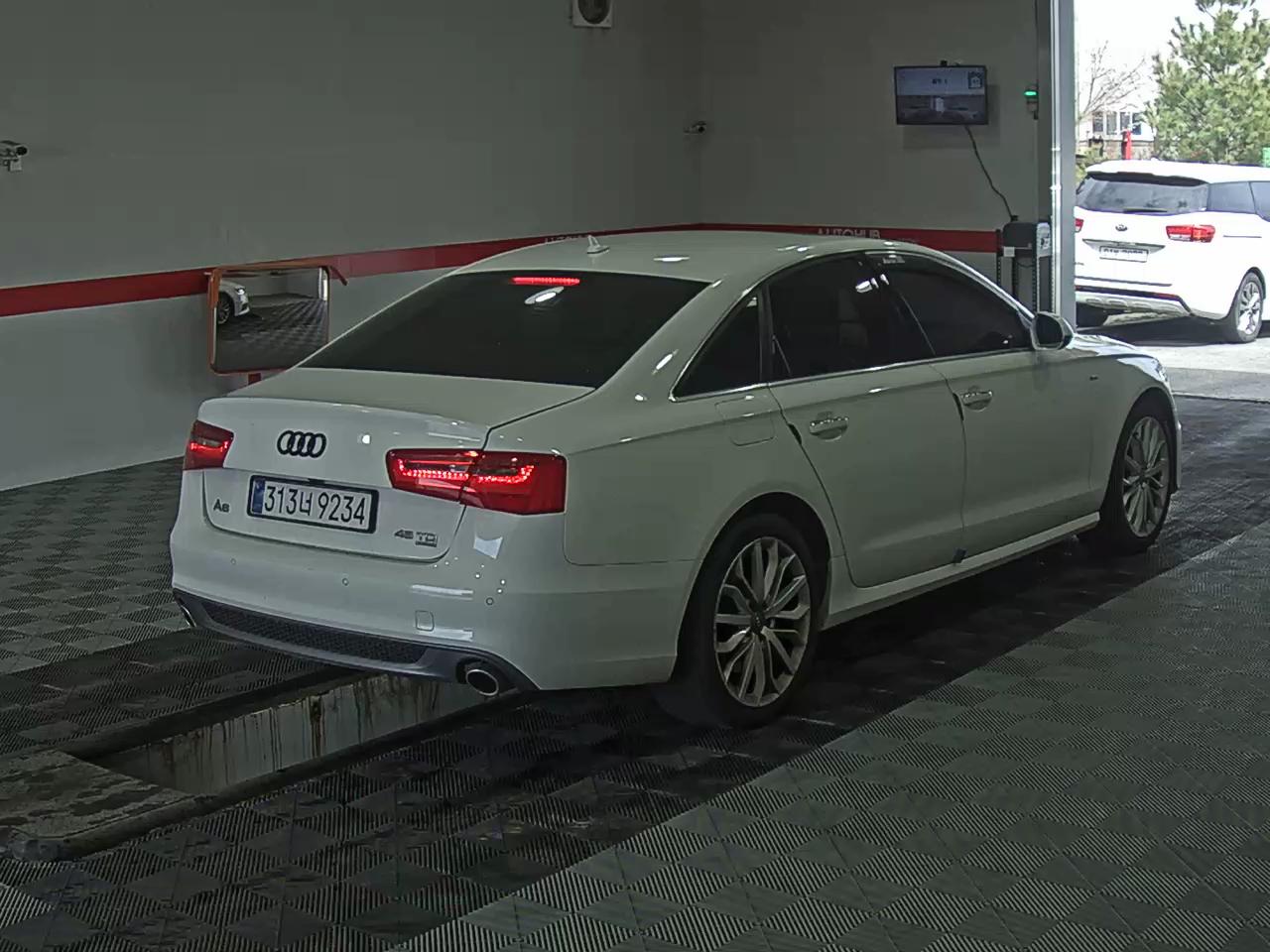 أودي A6 - 4