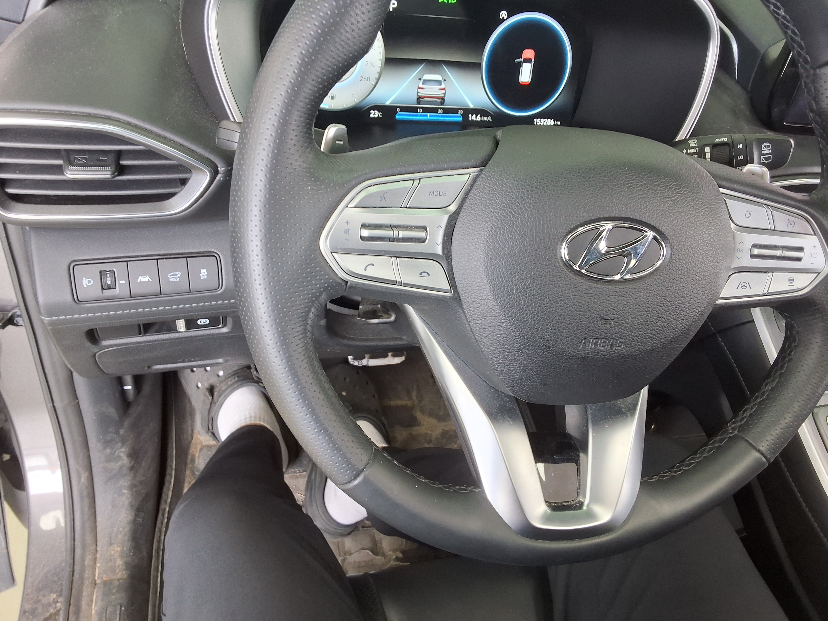 Hyundai Santa Fe 2021 - Image 16