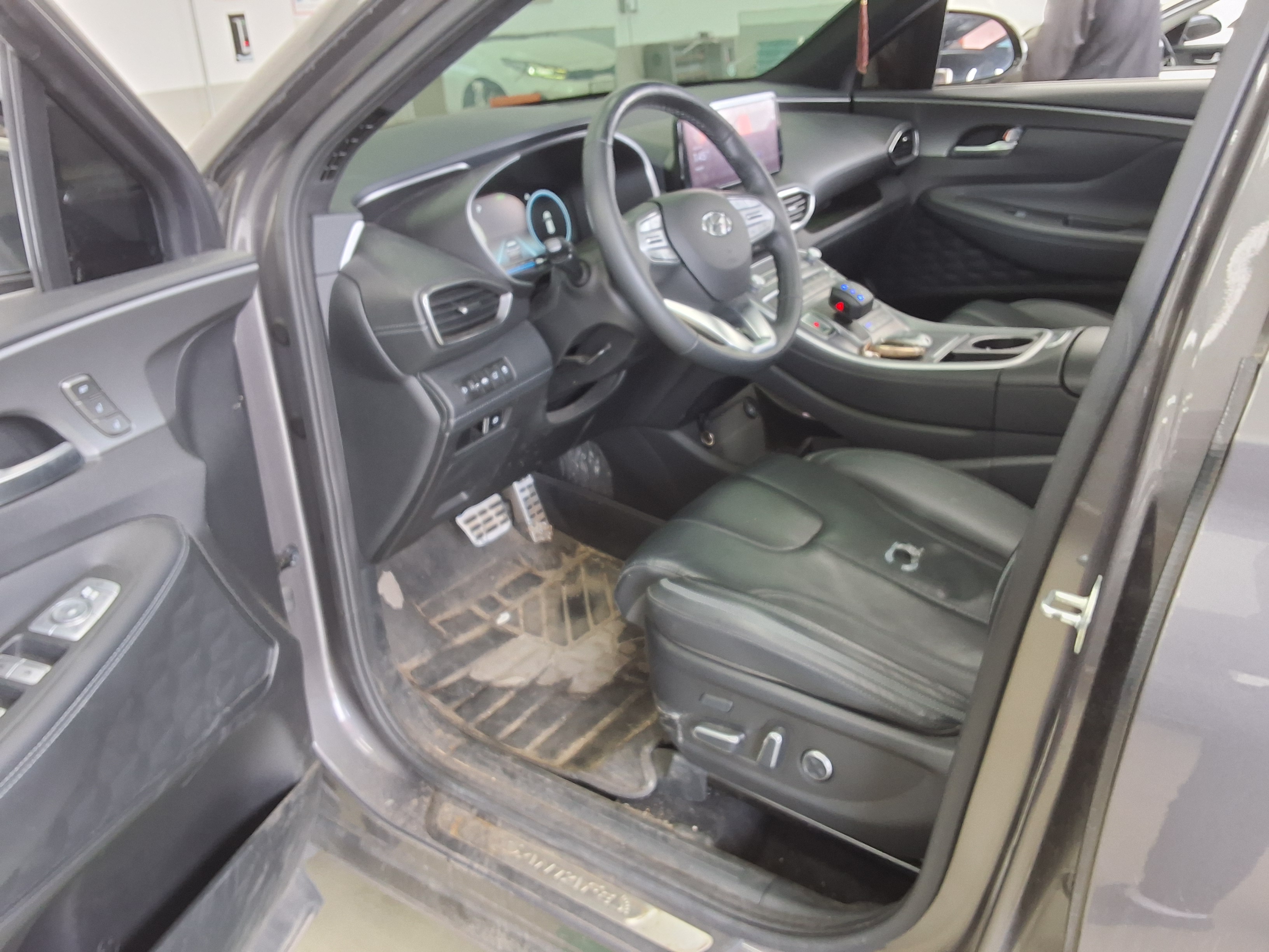 Hyundai Santa Fe 2021 - Image 9