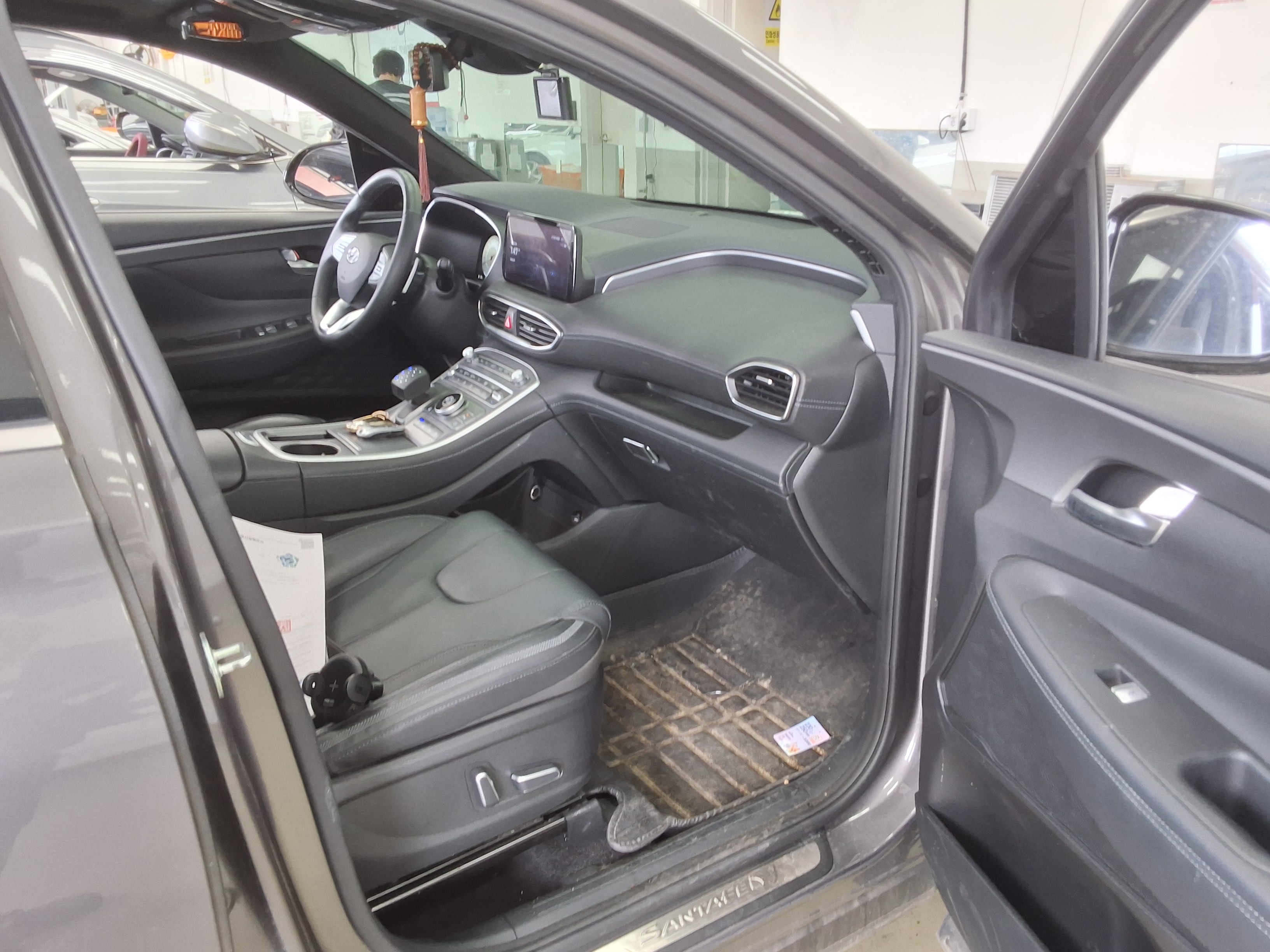 Hyundai Santa Fe 2021 - Image 13