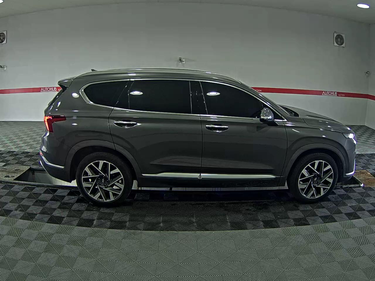 Hyundai Santa Fe 2021 - Image 3