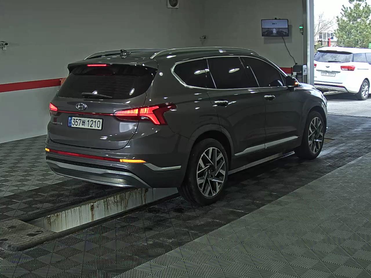 Hyundai Santa Fe 2021 - Image 4