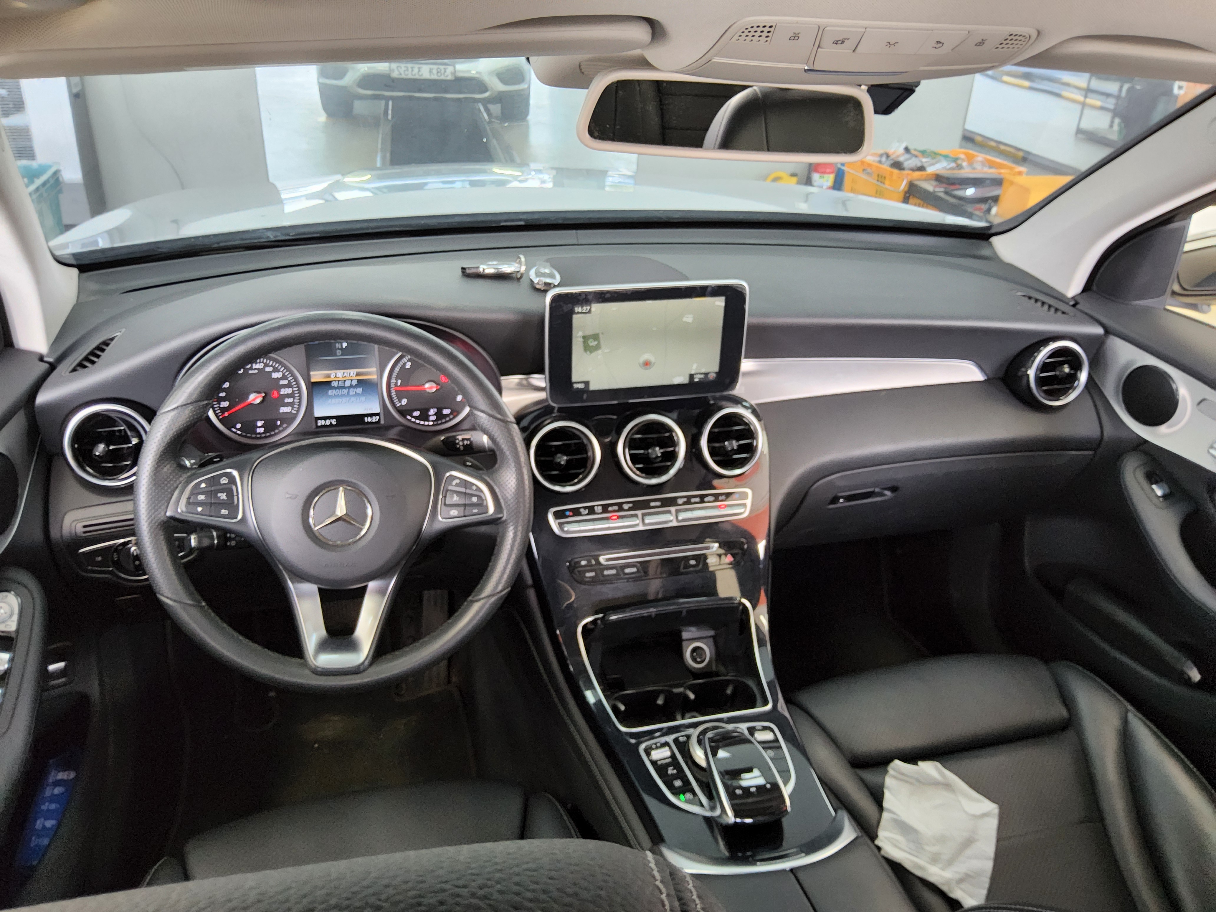 Mercedes-Benz GLC-Class 2017 - Image 10