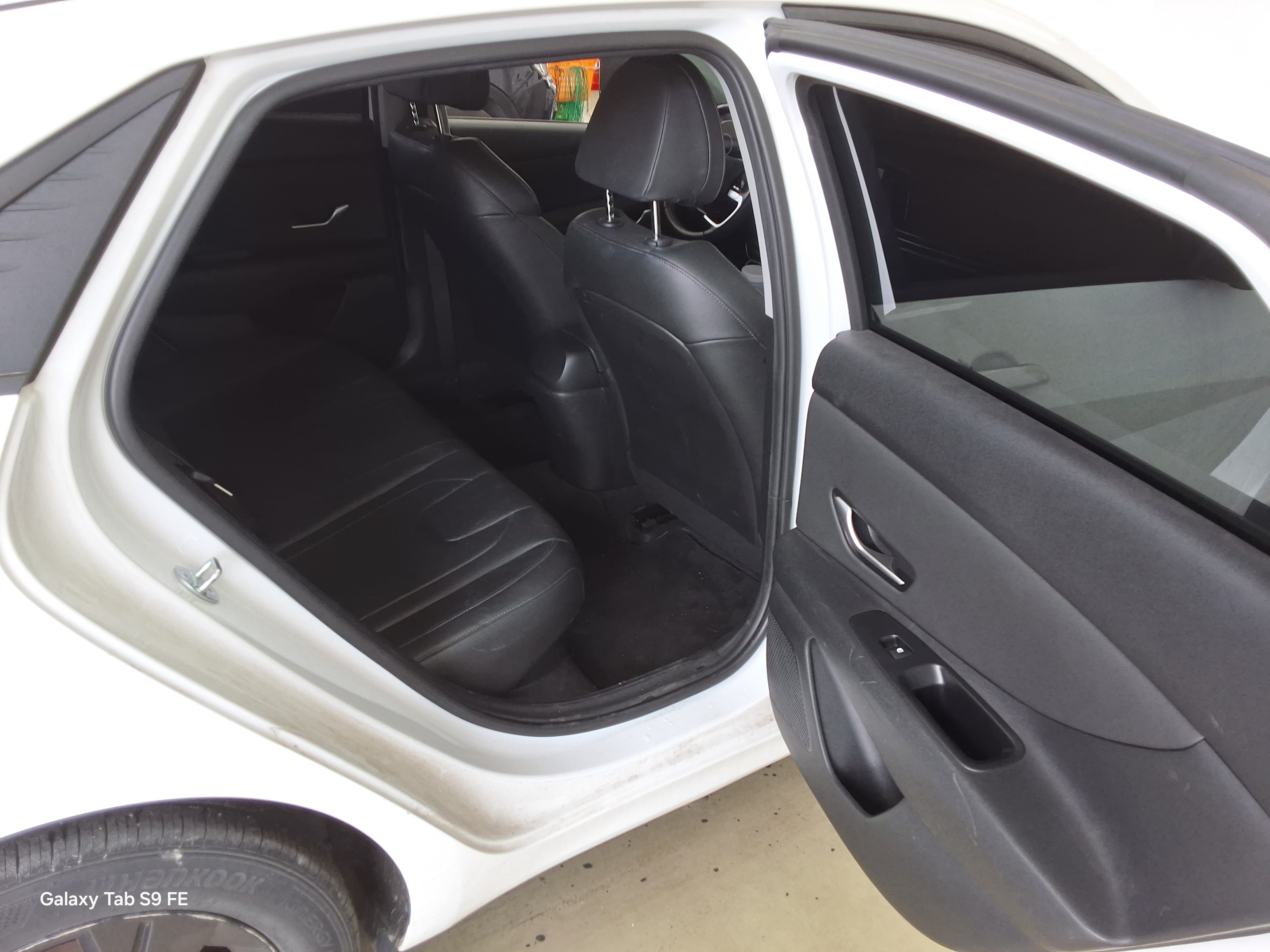 Hyundai Elantra - 12