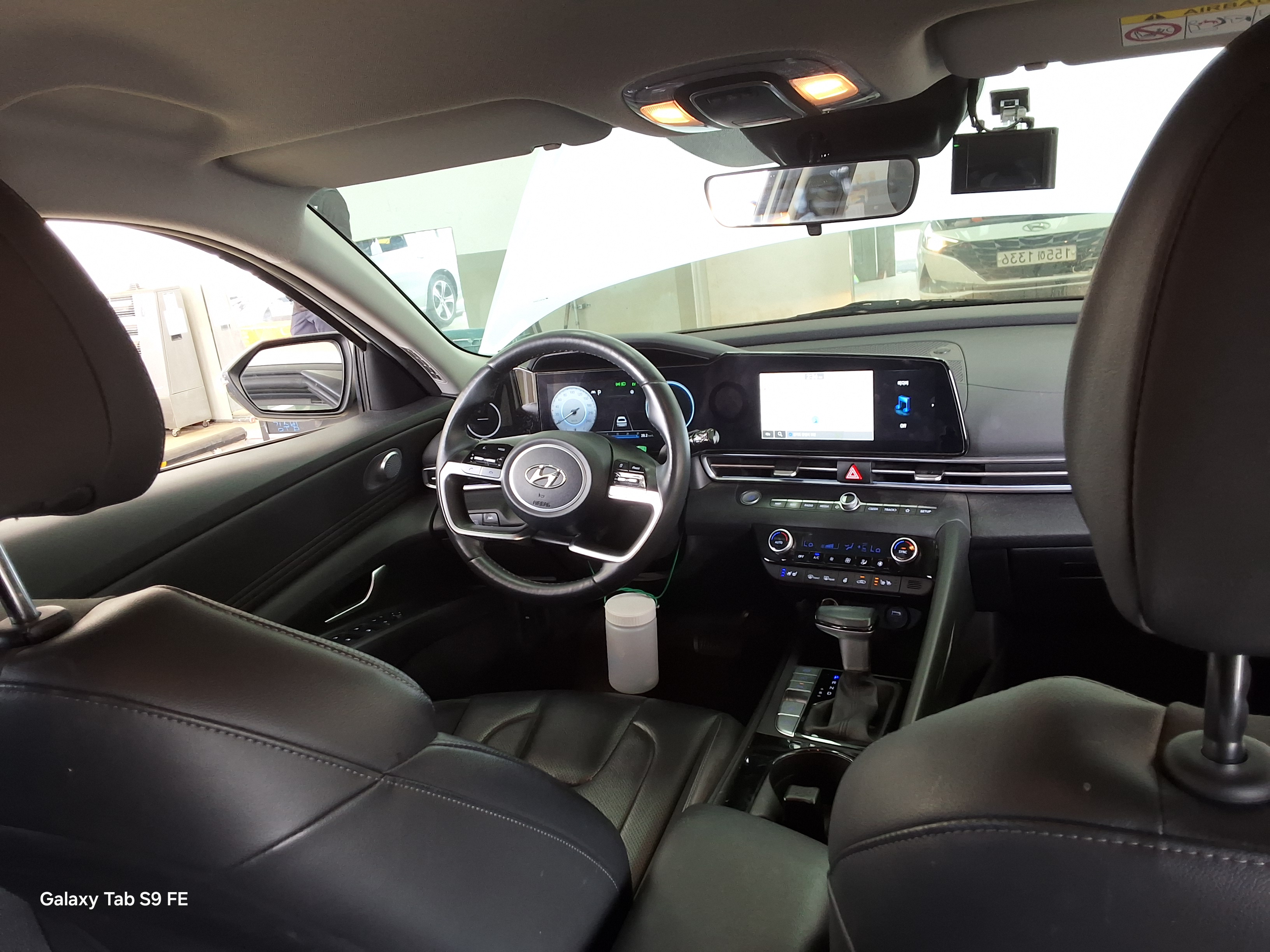 Hyundai Elantra - 10