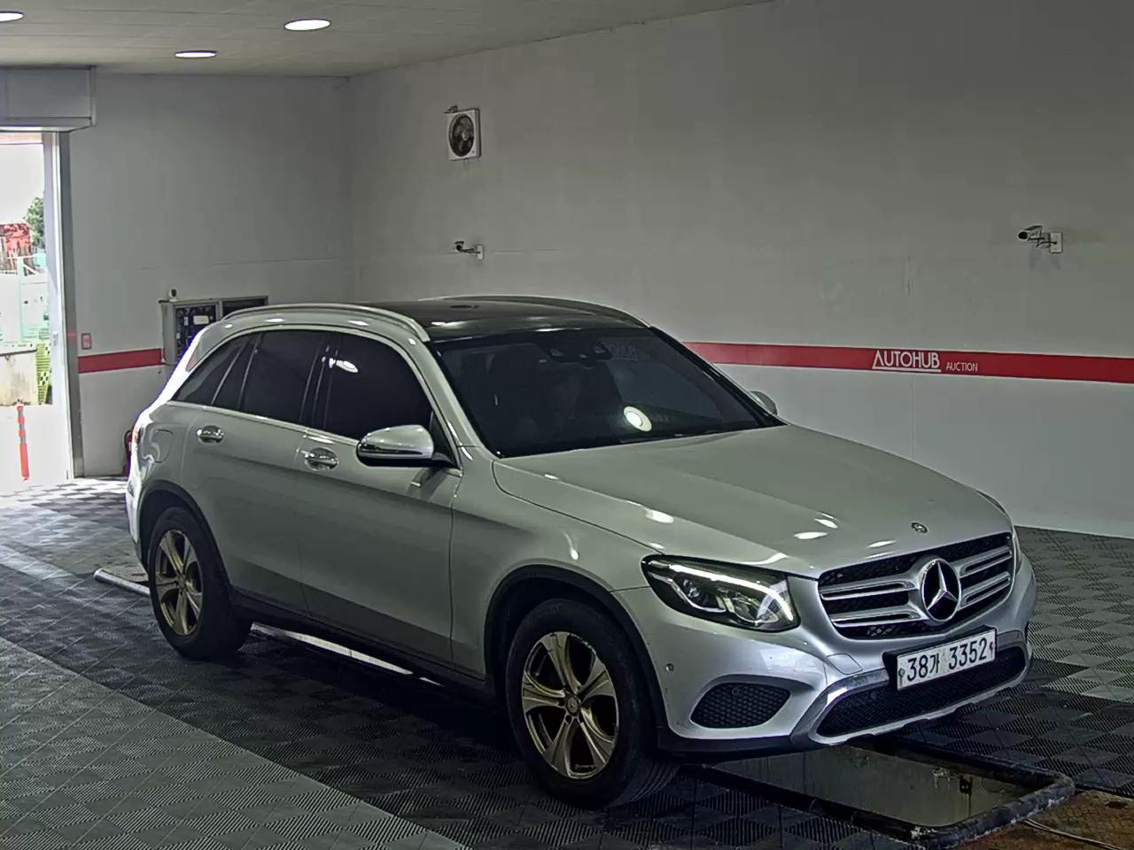 Mercedes-Benz GLC-Class 2017 - Image 2