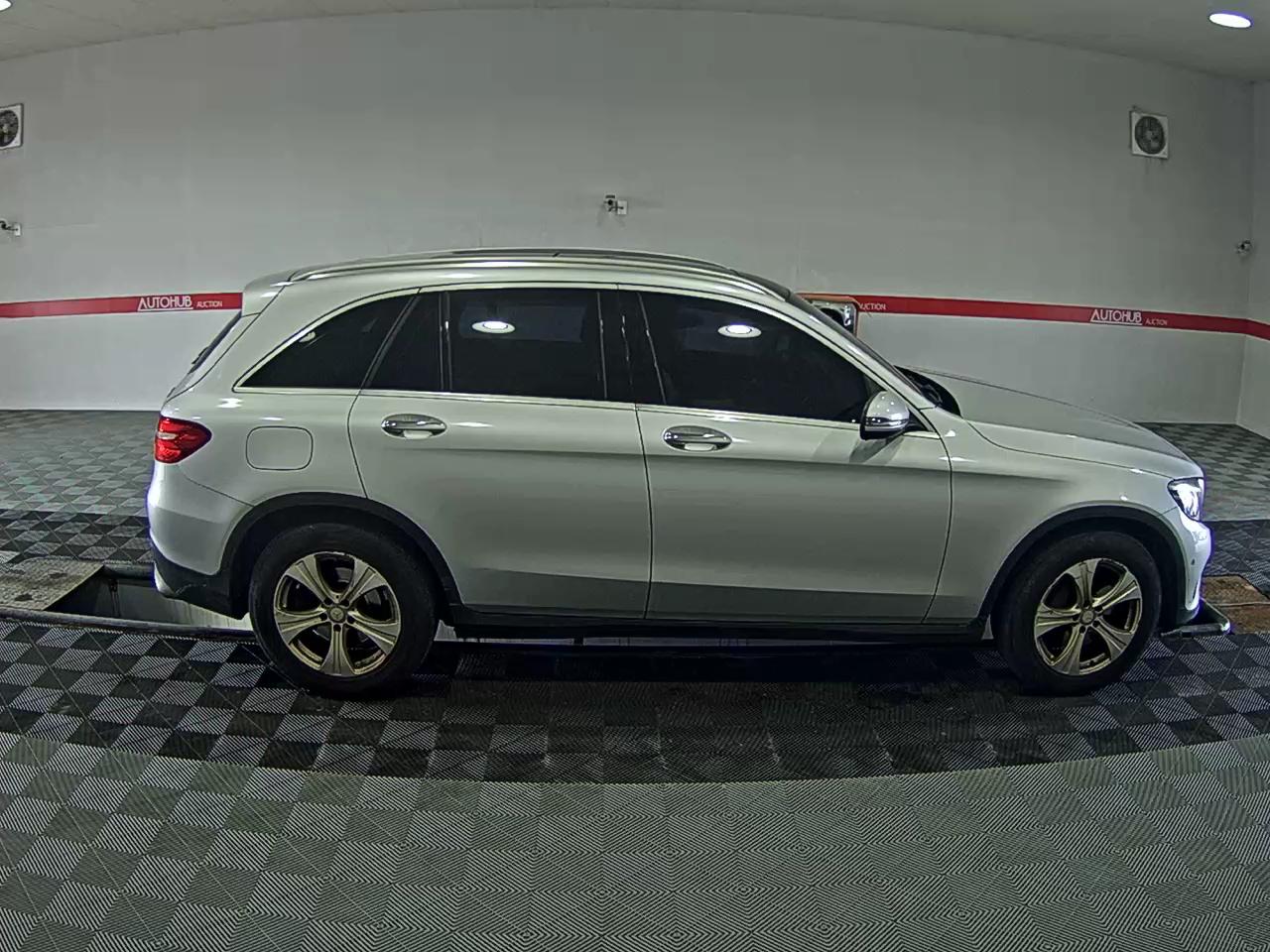Mercedes-Benz GLC-Class 2017 - Image 3