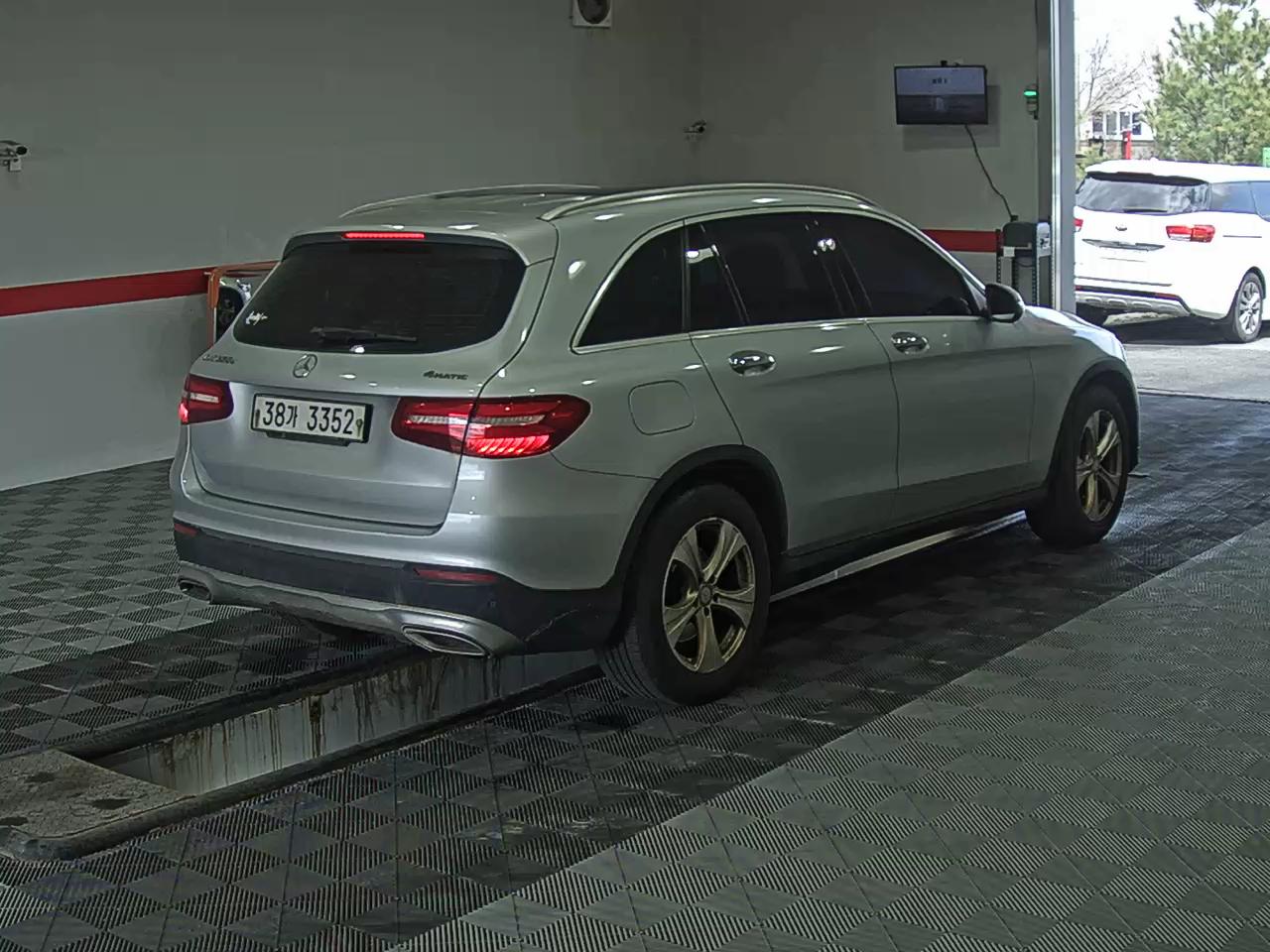 Mercedes-Benz GLC-Class 2017 - Image 4