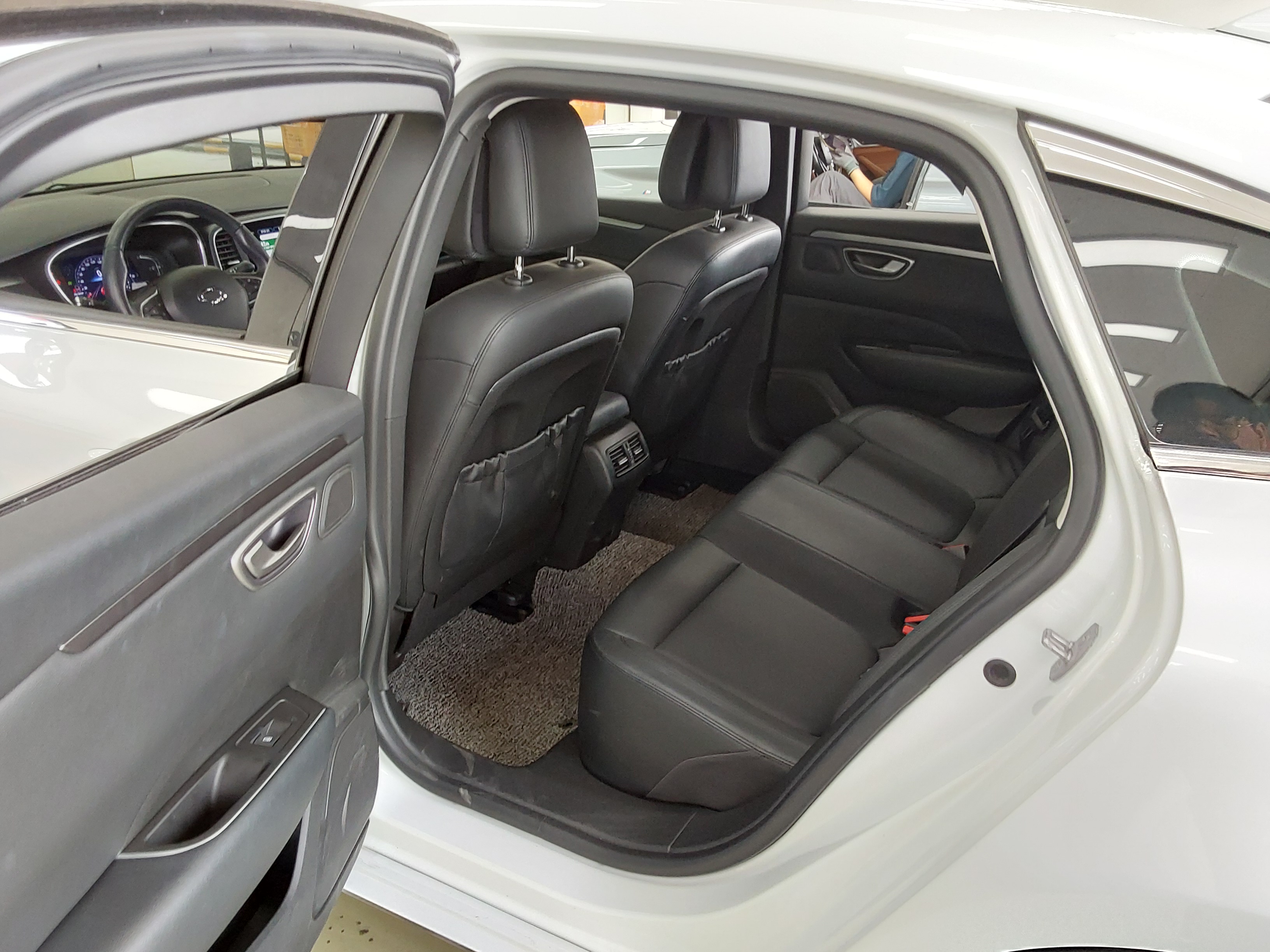 Renault Samsung SM6 2023 - Image 11