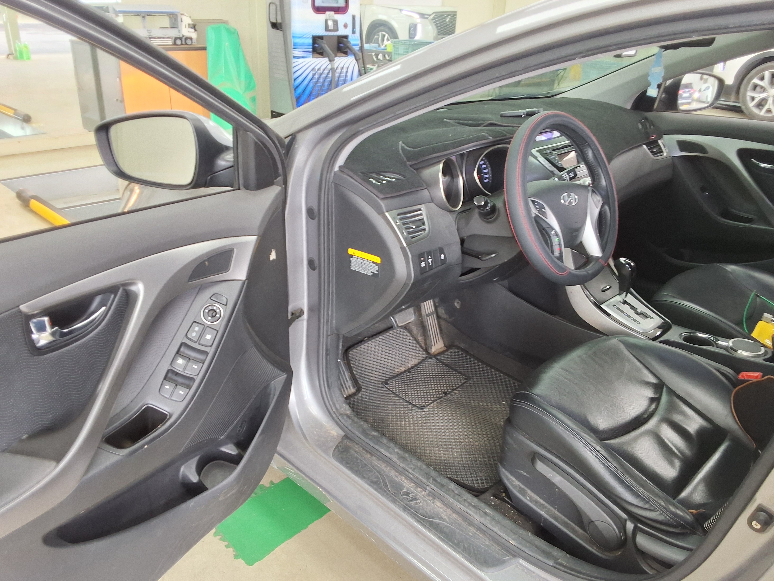 Hyundai Elantra 2011 - Image 9