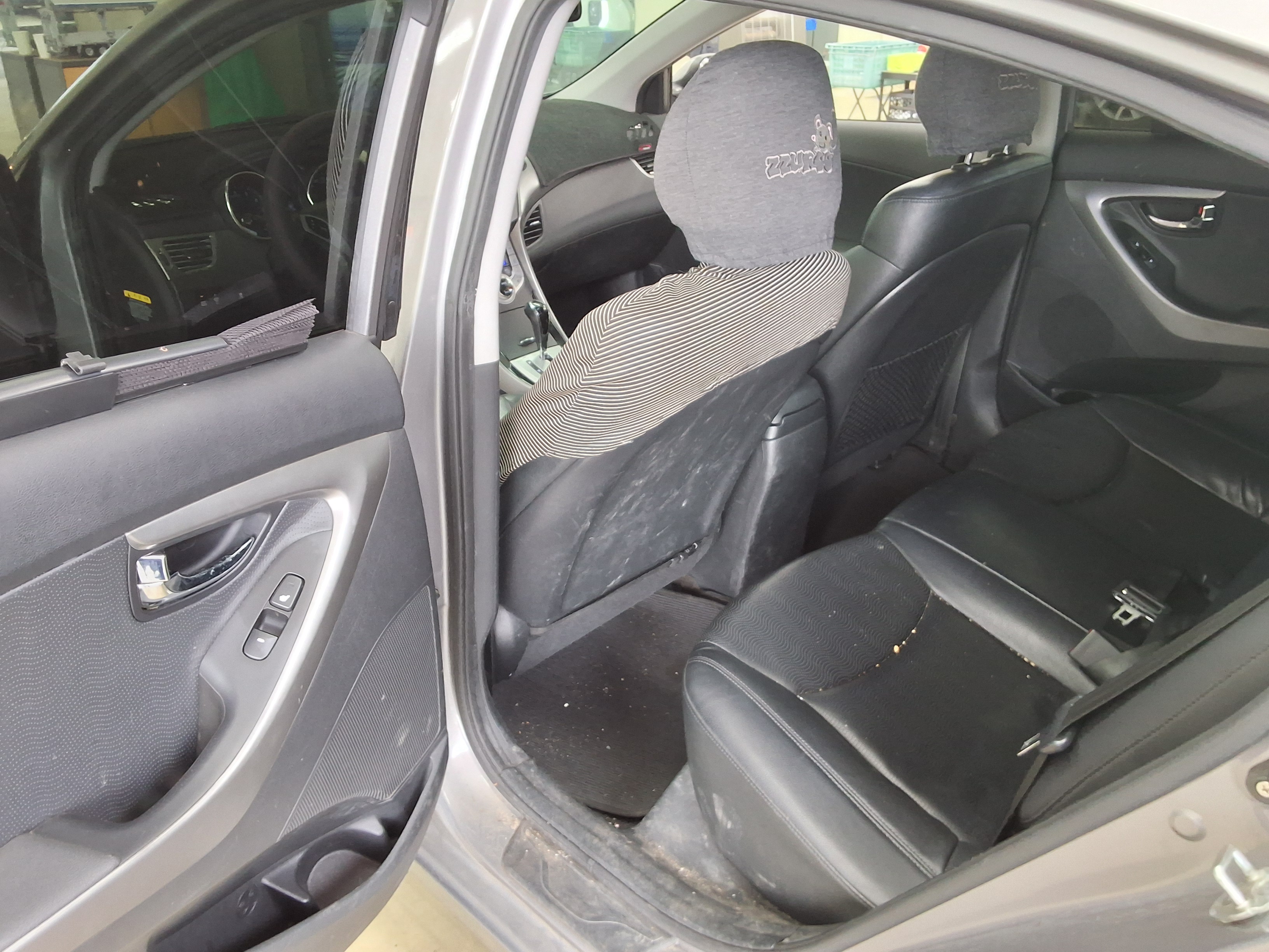Hyundai Elantra 2011 - Image 11