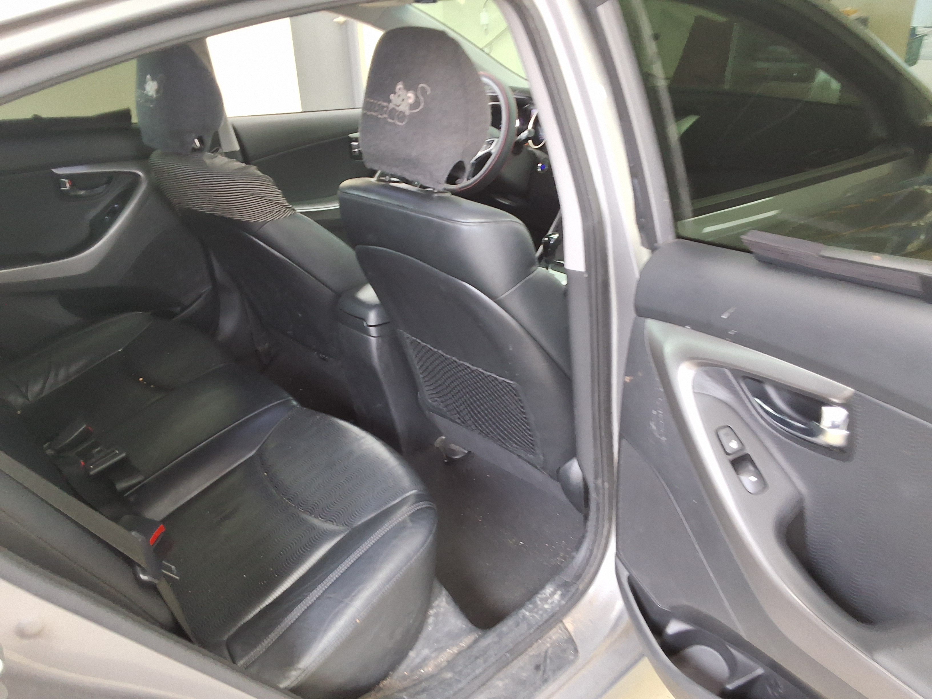 Hyundai Elantra 2011 - Image 12