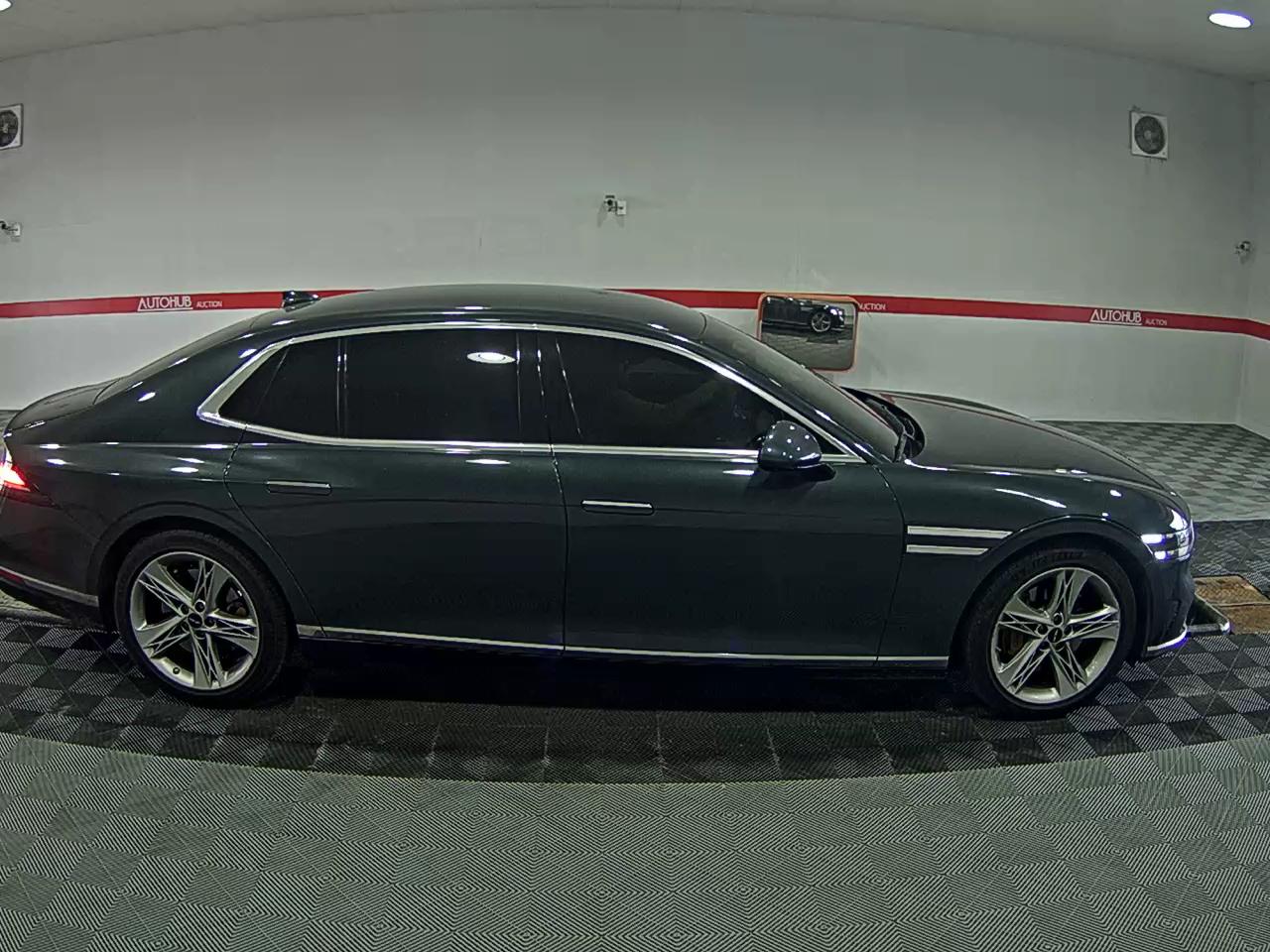 Hyundai Genesis 2023 - Image 3