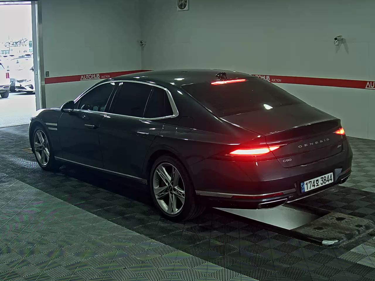 Hyundai Genesis 2023 - Image 5