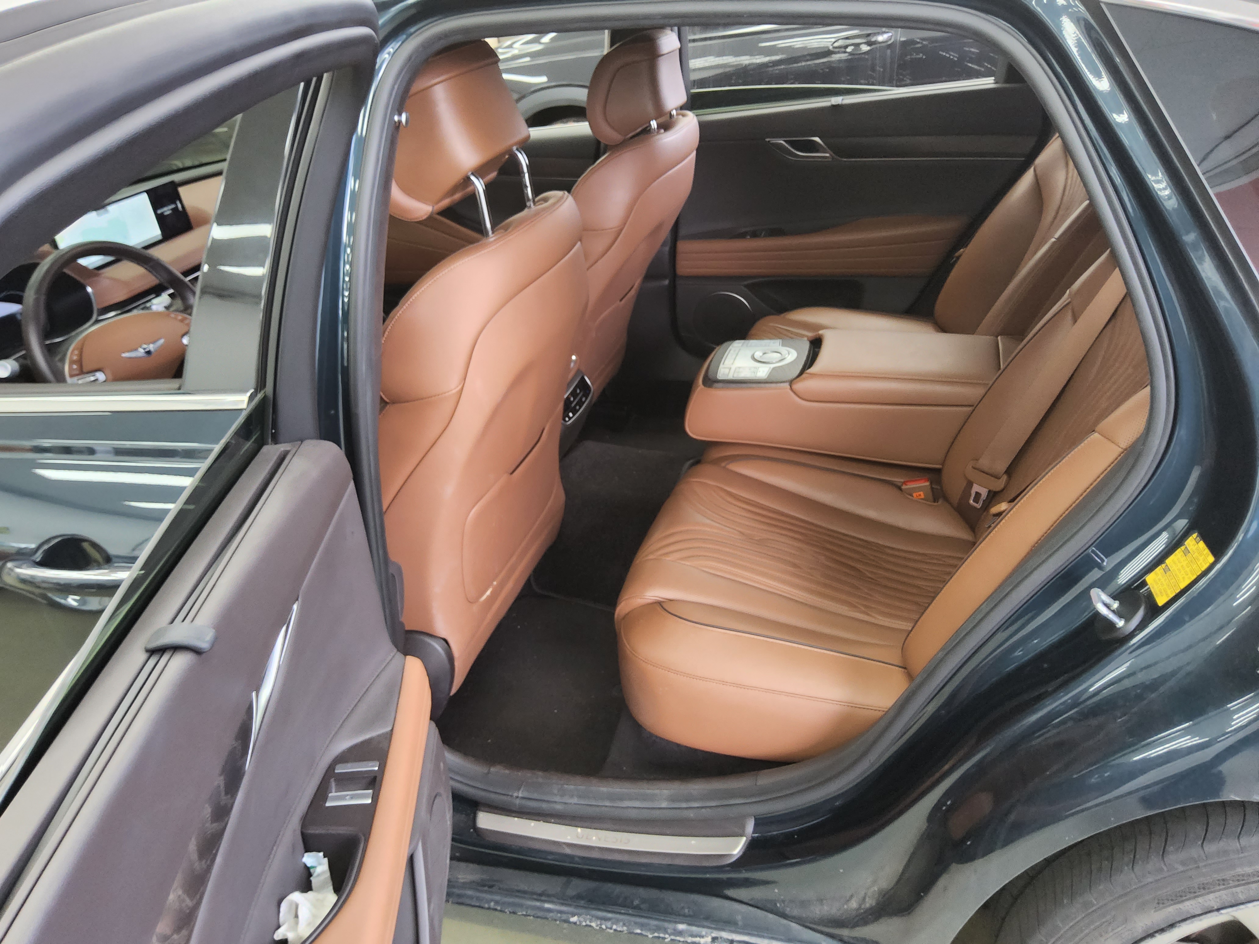 Hyundai Genesis 2021 - Image 11