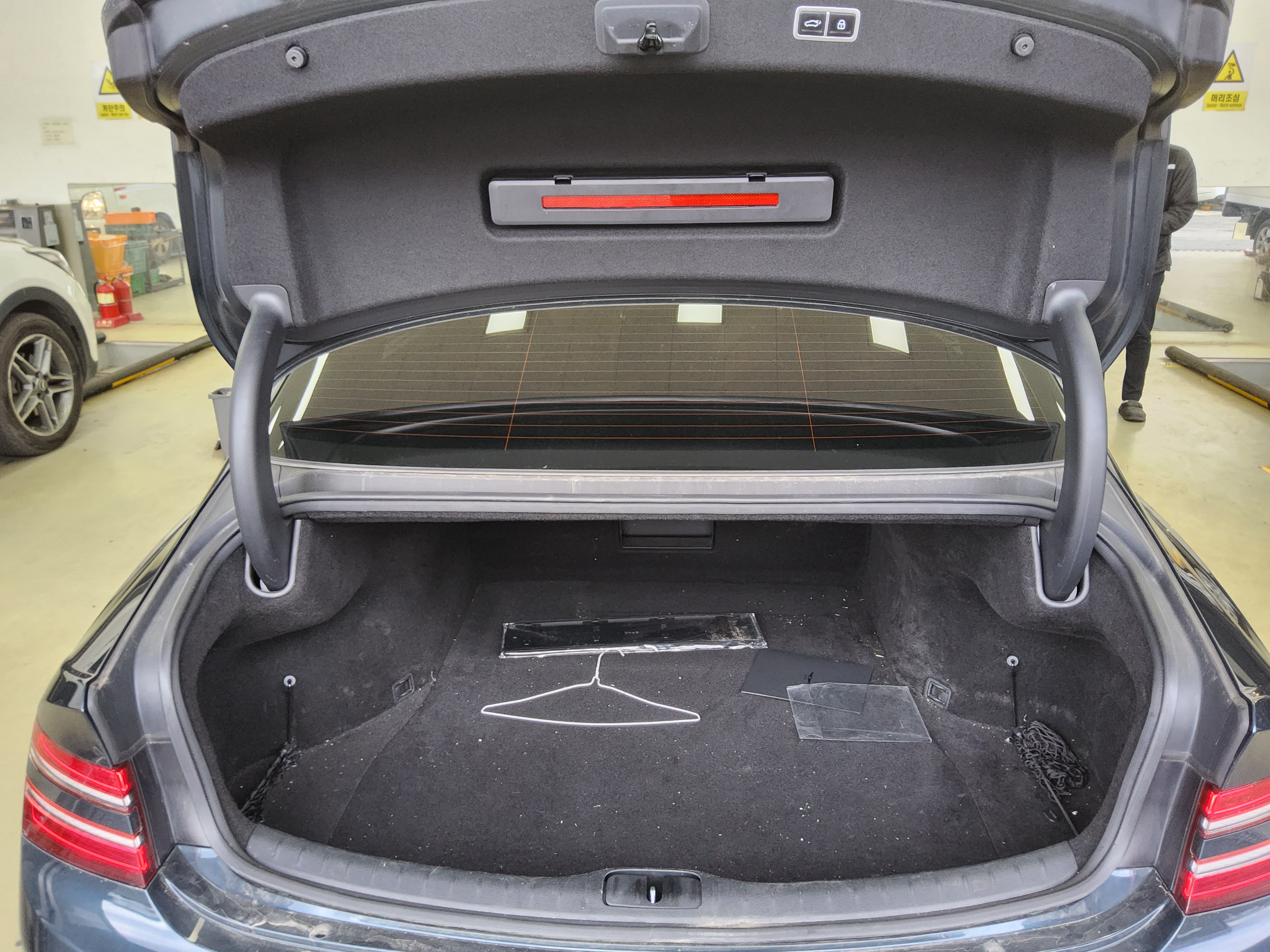 Hyundai Genesis 2021 - Image 14