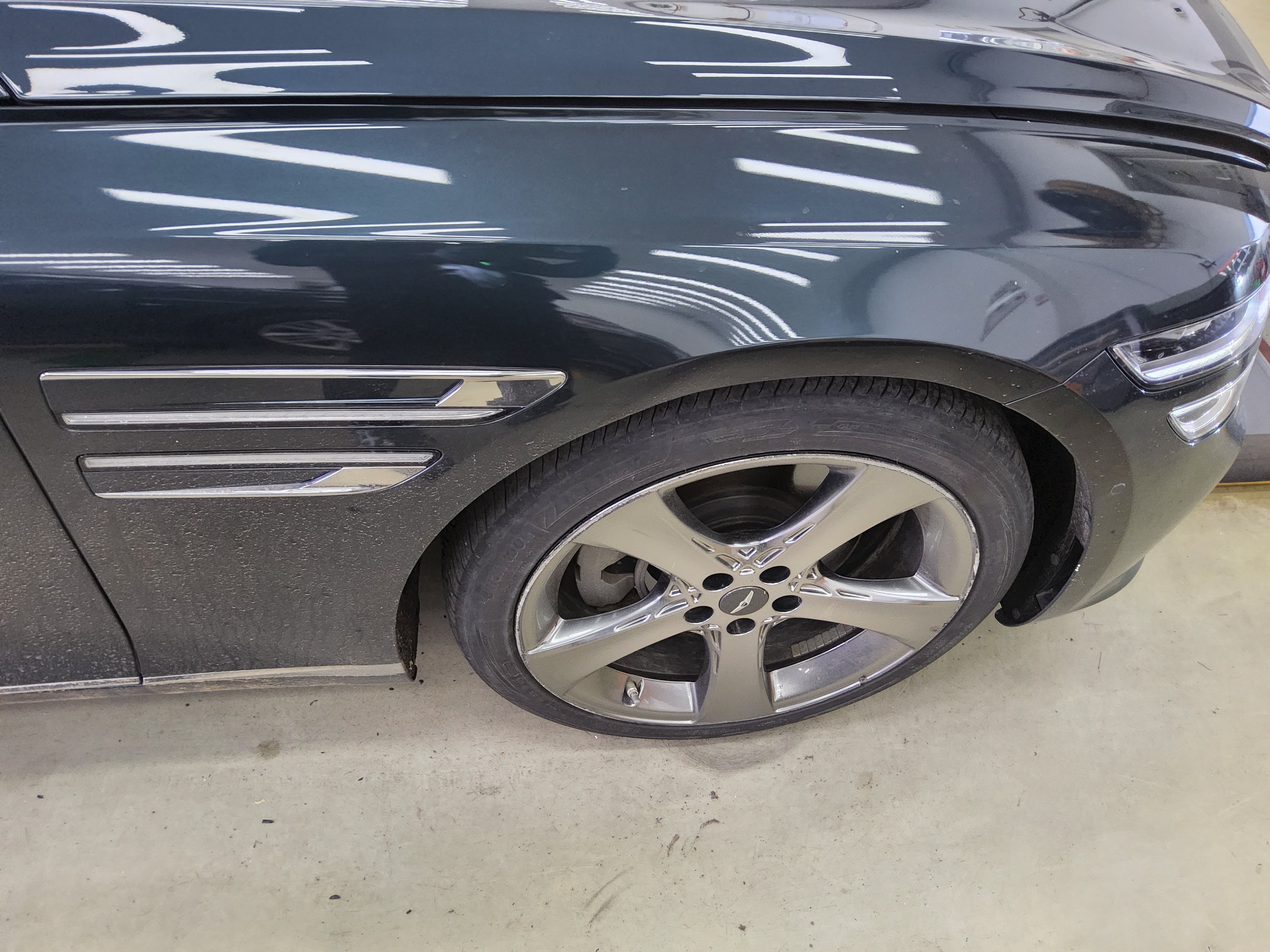 Hyundai Genesis 2021 - Image 21