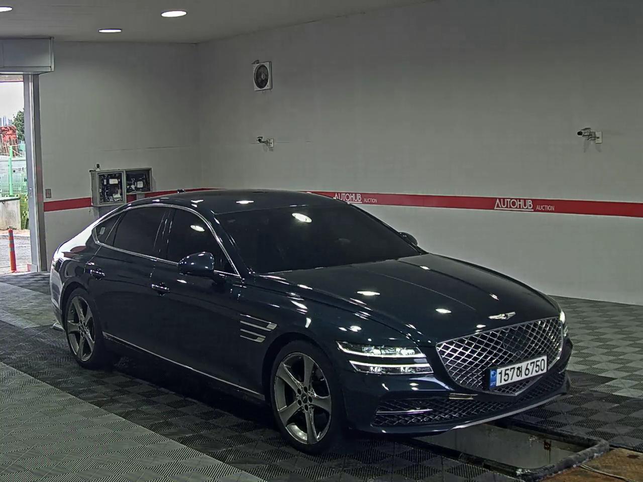 Hyundai Genesis 2021 - Image 2