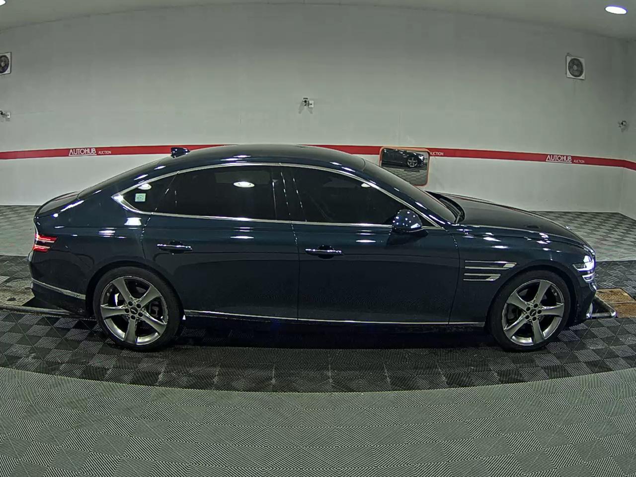 Hyundai Genesis 2021 - Image 3