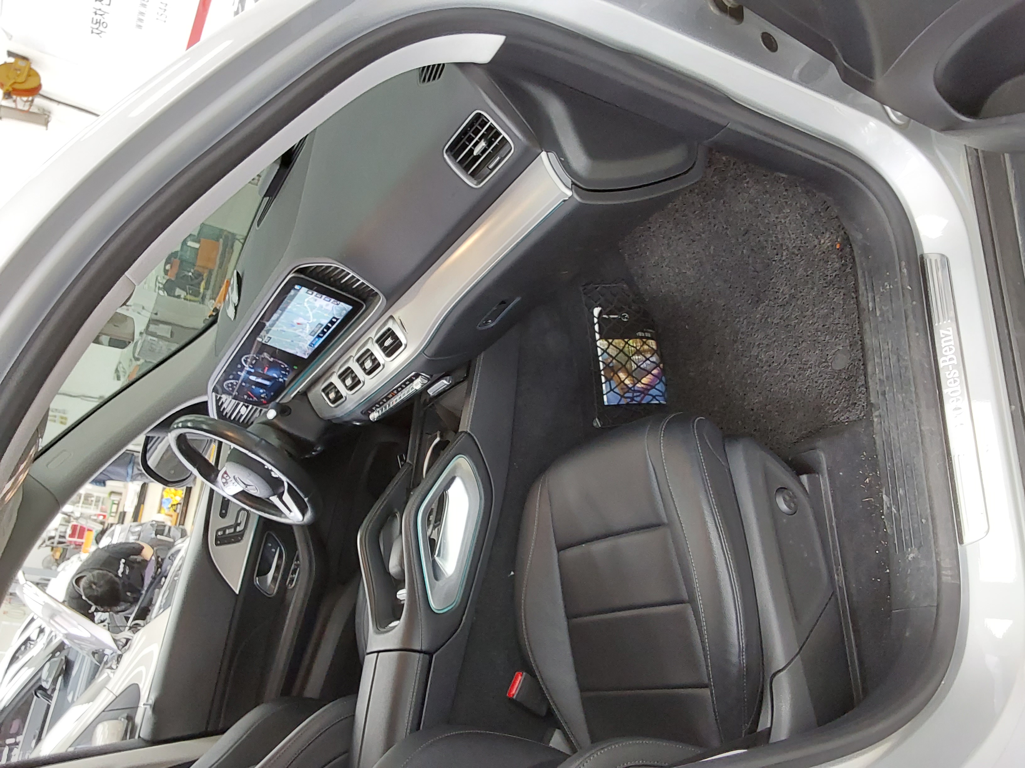 Mercedes-Benz GLE-Class 2019 - Image 13