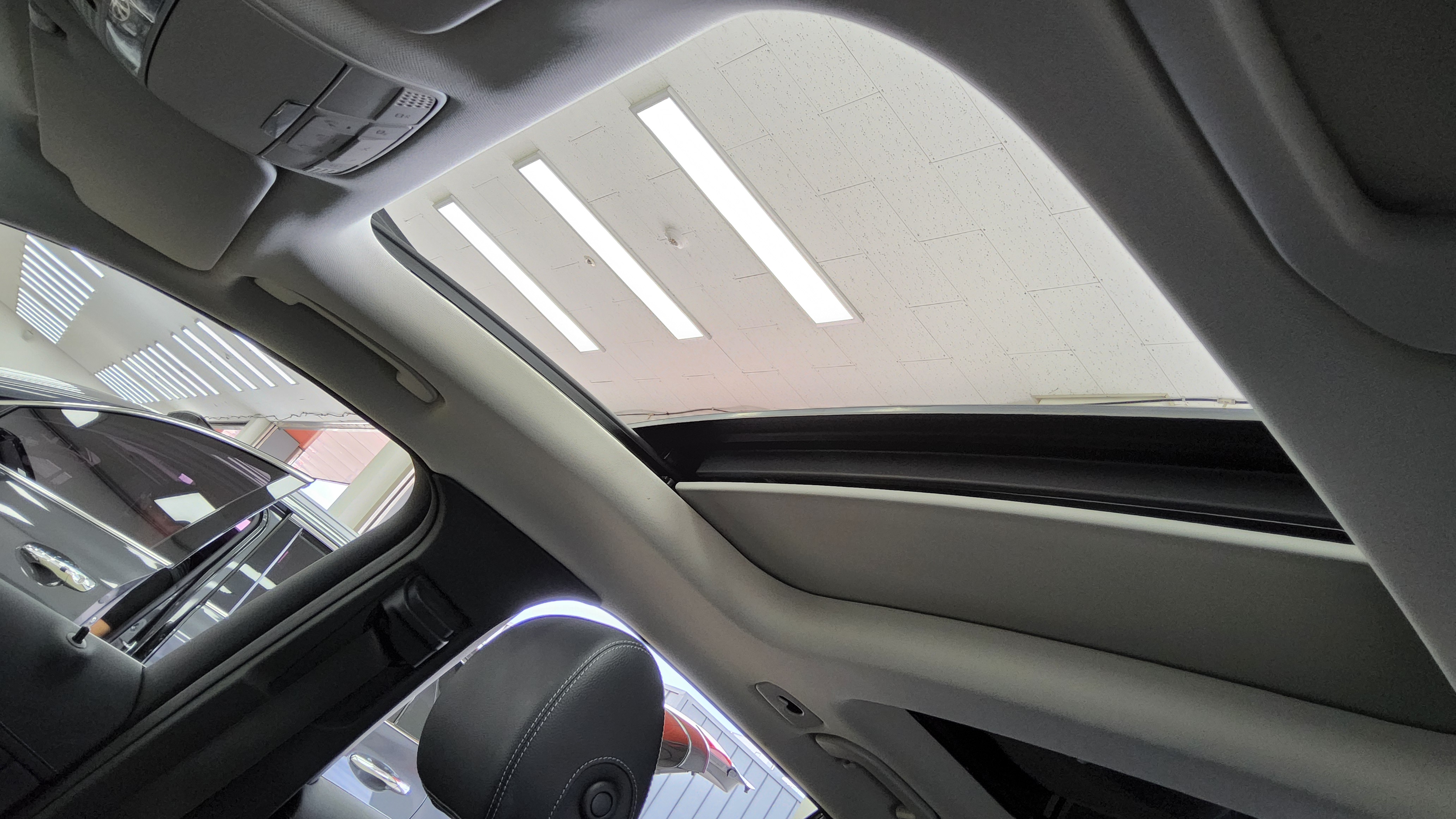 Mercedes-Benz GLC-Class 2019 - Image 21