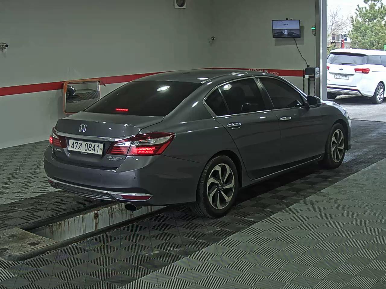 Honda Accord - 4