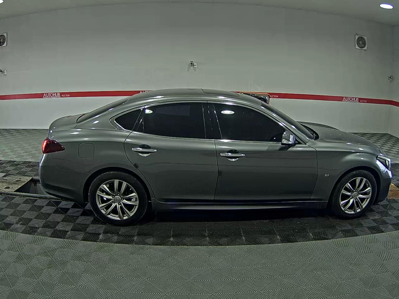 Infiniti Q70 2015 - Image 3
