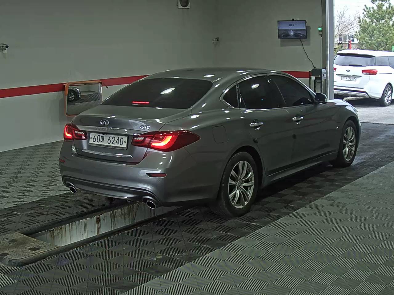 Infiniti Q70 2015 - Image 4